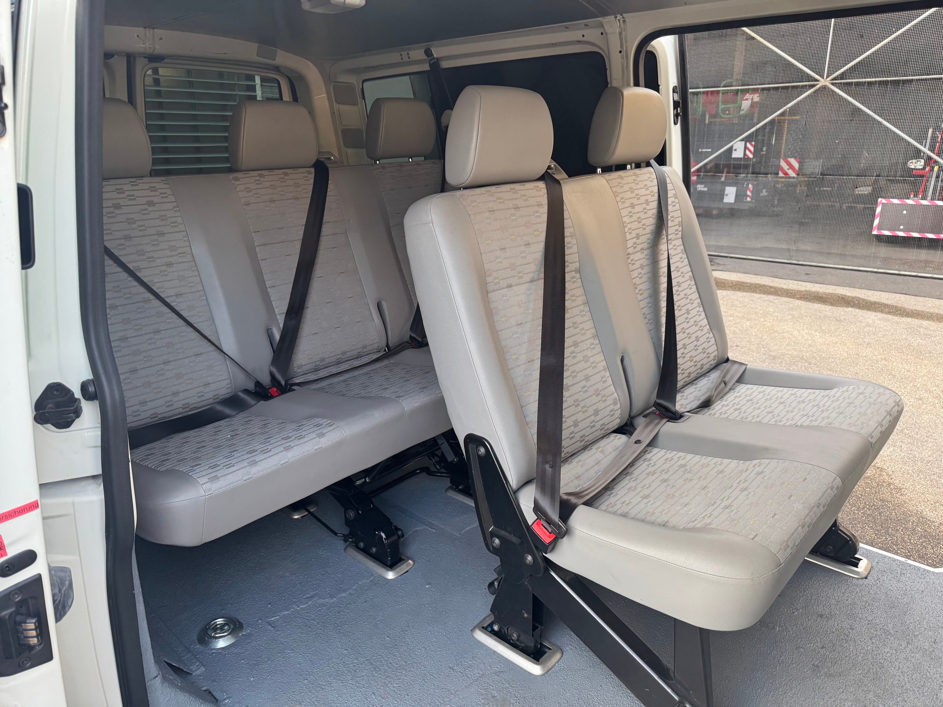 VW Vw T5 2.5 TDI Automat-image-9