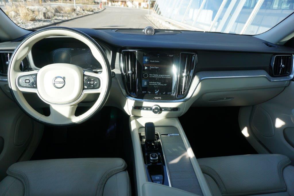 VOLVO V60 Cross Country 2.0 B4 AWD-image-7