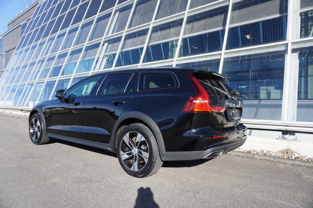 VOLVO V60 Cross Country 2.0 B4 AWD-showroom-element-1