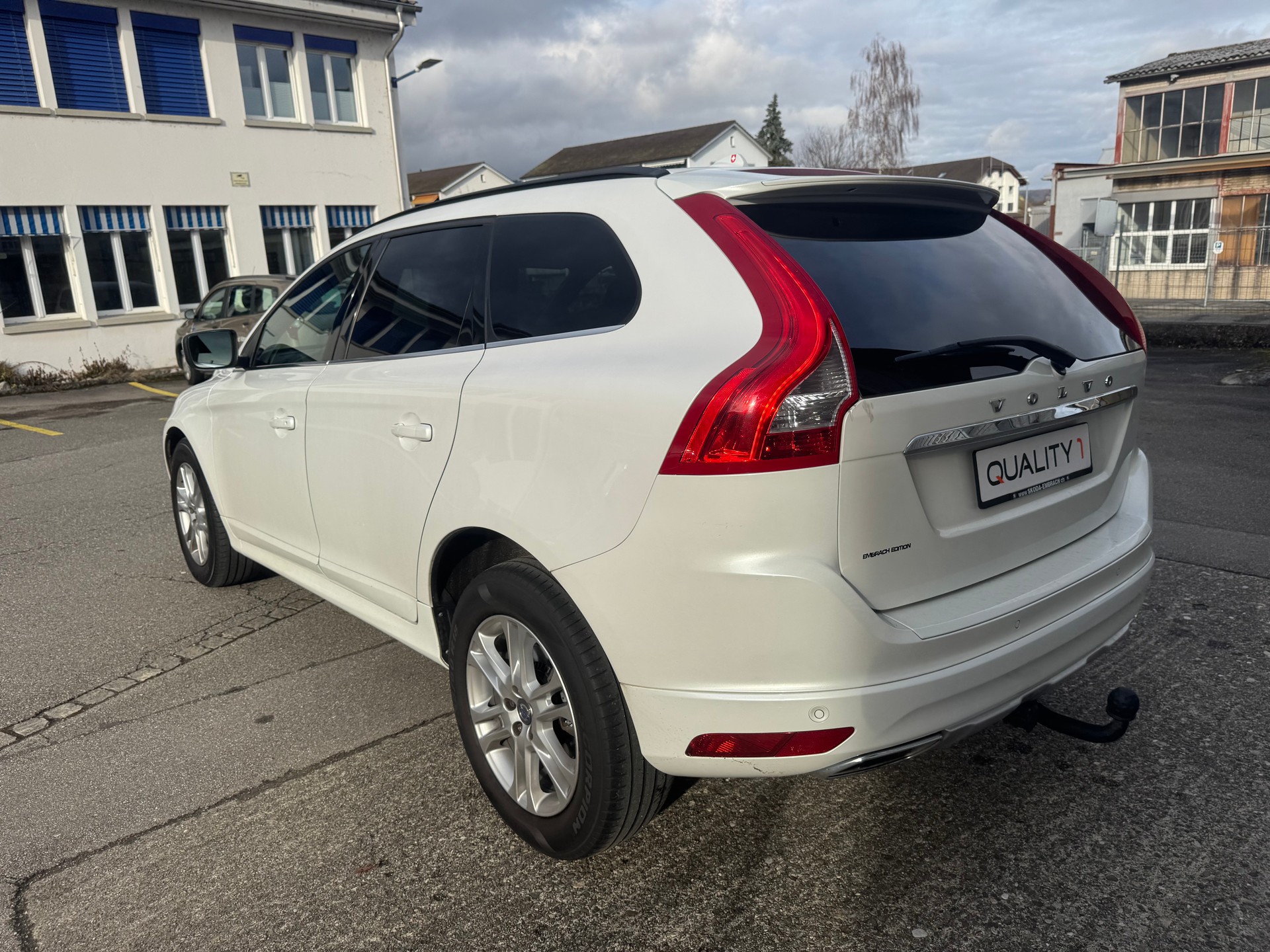 VOLVO XC60 D4 AWD Kinetic Geartronic-image-6