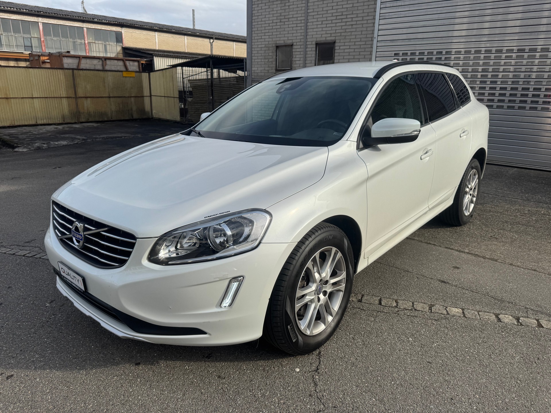 VOLVO XC60 D4 AWD Kinetic Geartronic-image-8