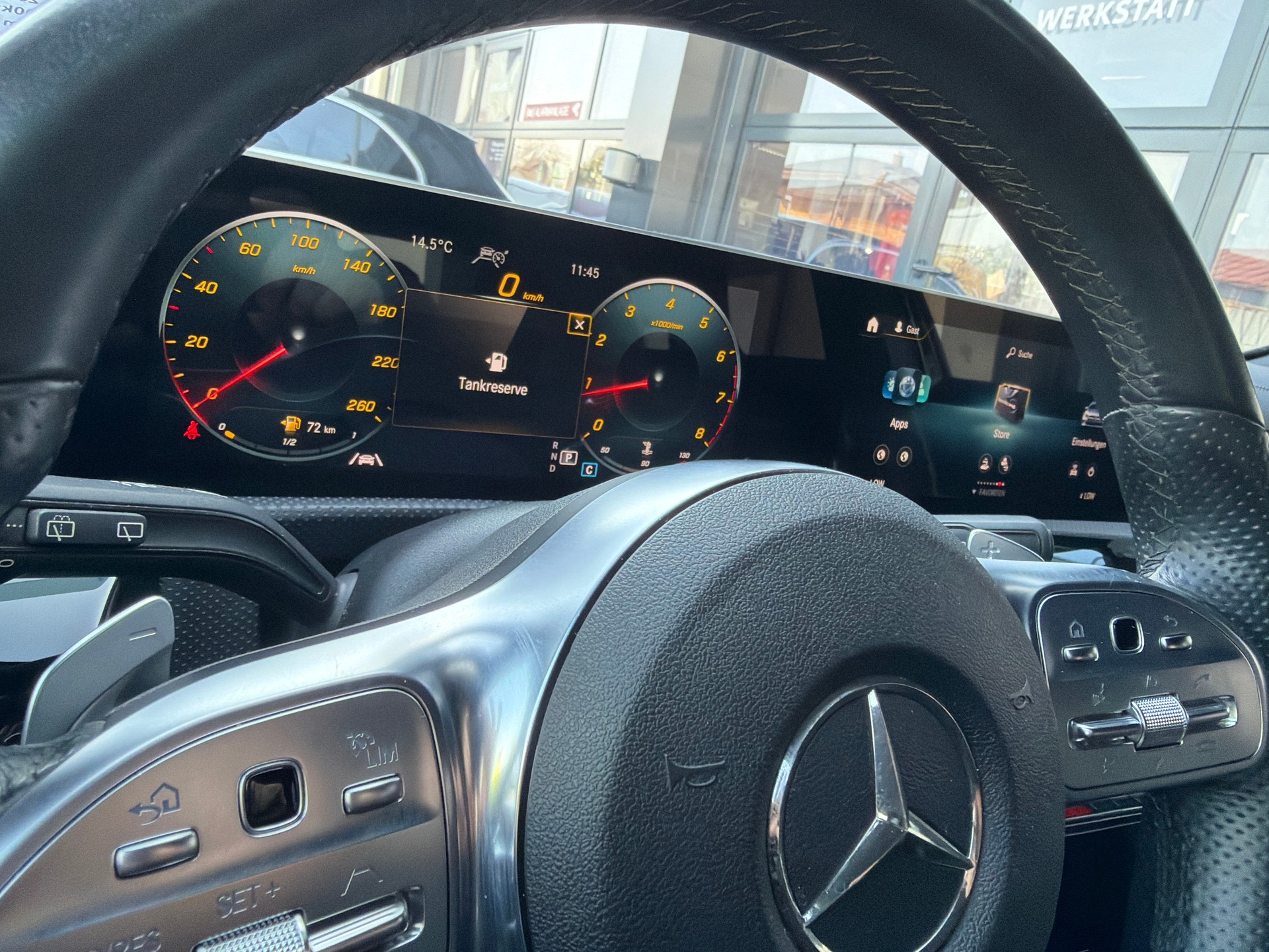 MERCEDES-BENZ A 200 AMG Line 7G-DCT-image-15