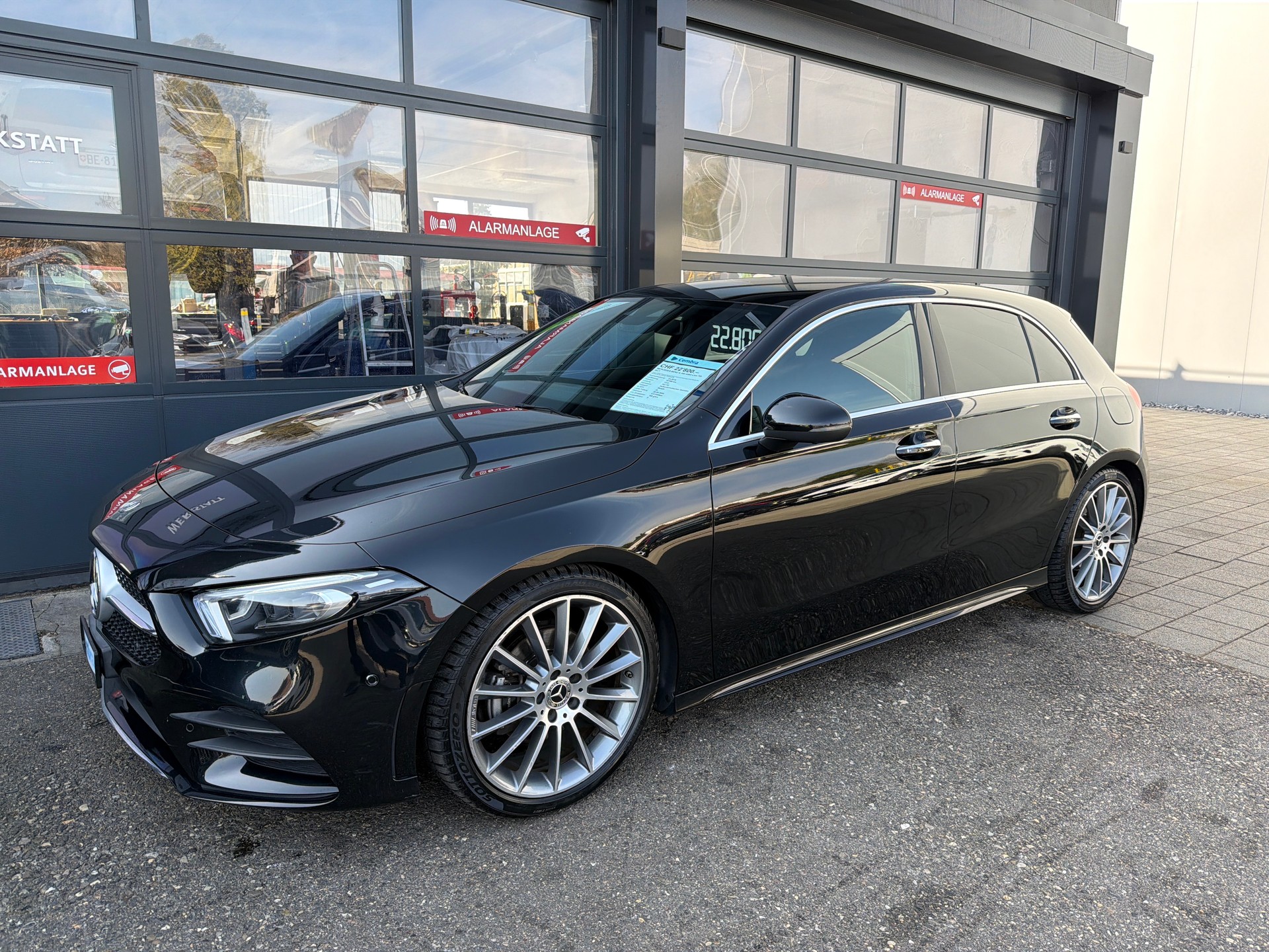 MERCEDES-BENZ A 200 AMG Line 7G-DCT-showroom-element-1