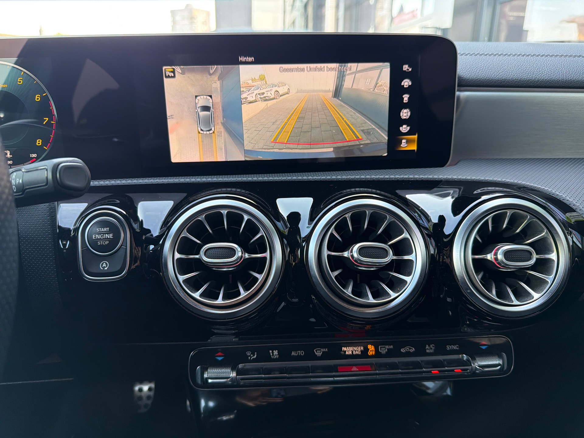 MERCEDES-BENZ A 200 AMG Line 7G-DCT-image-10