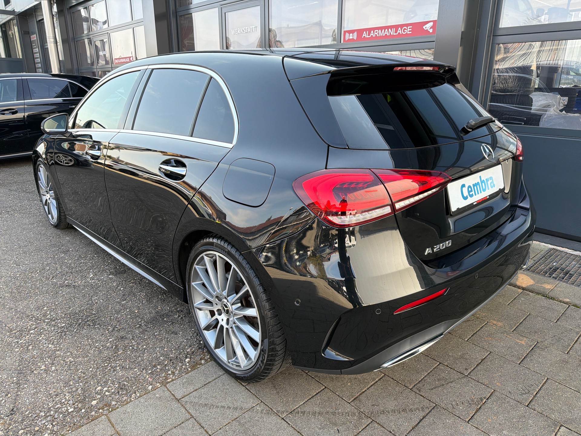 MERCEDES-BENZ A 200 AMG Line 7G-DCT-showroom-element-3