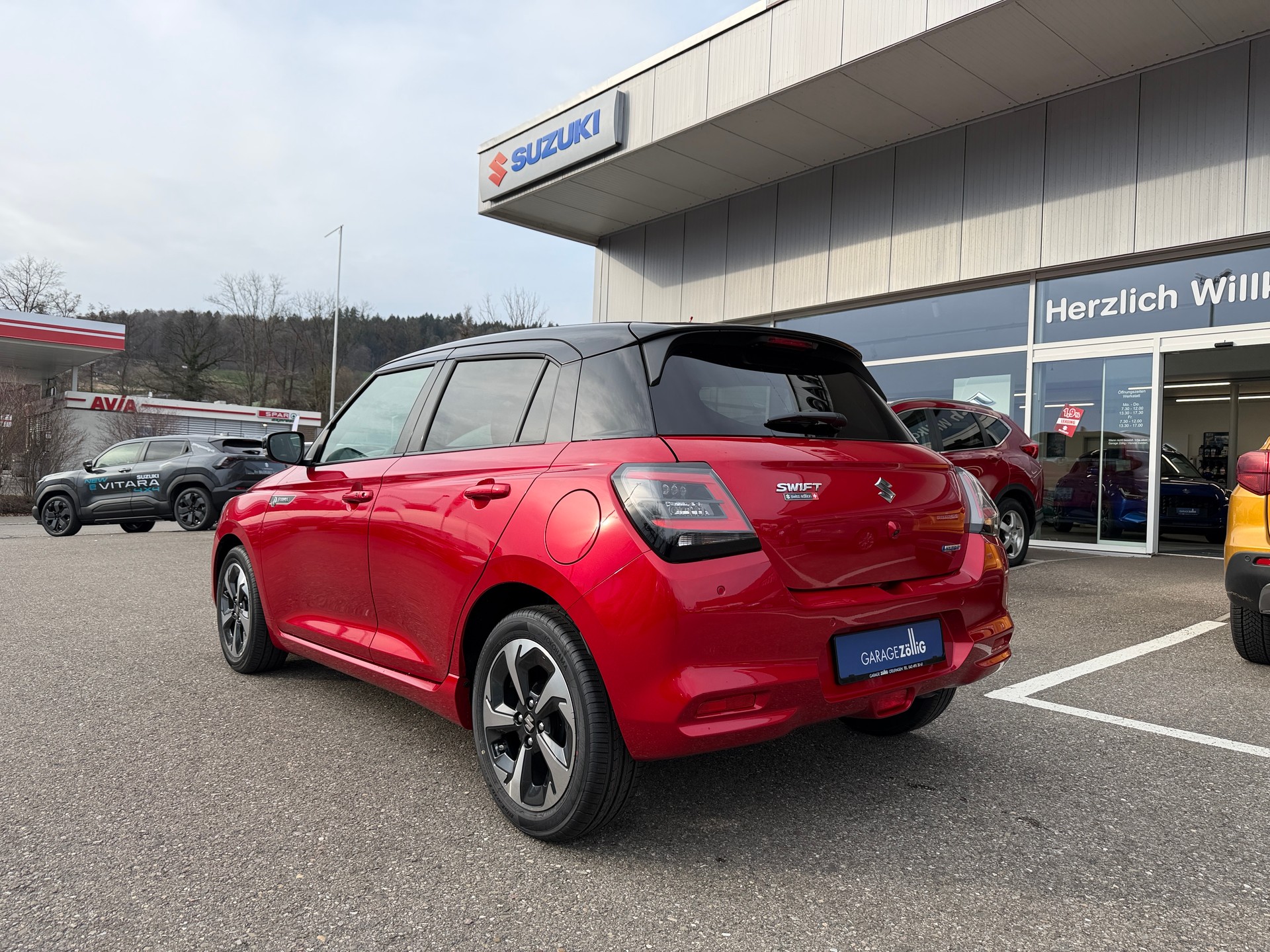 SUZUKI Swift 1.2 Sakura Top Hybrid CVT-image-3