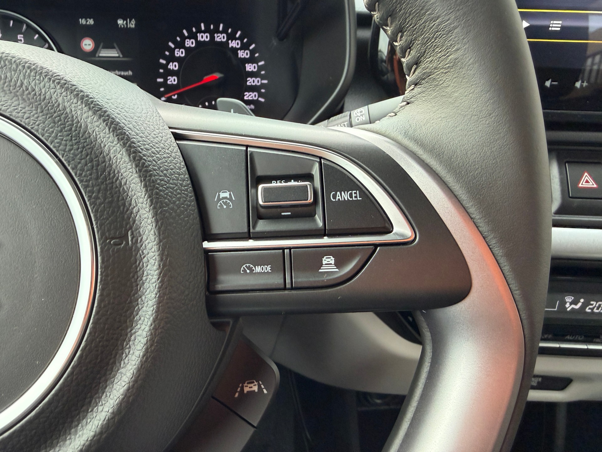SUZUKI Swift 1.2 Sakura Top Hybrid CVT-image-11
