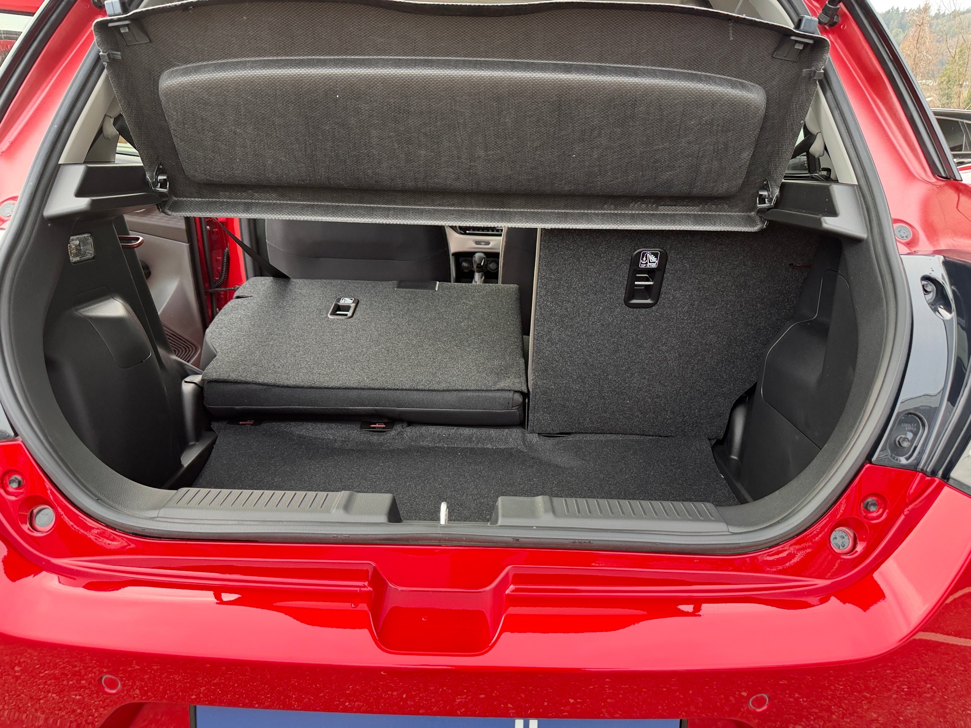 SUZUKI Swift 1.2 Sakura Top Hybrid CVT-image-21