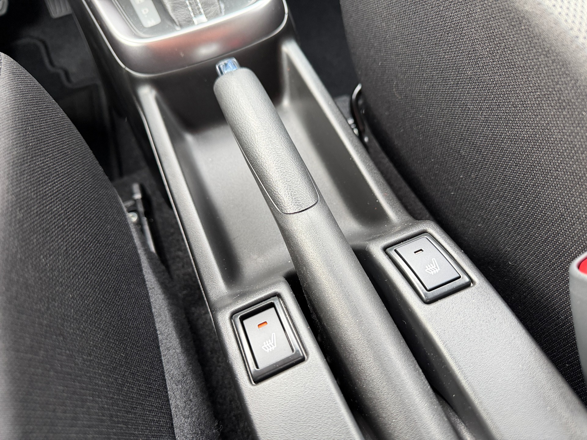 SUZUKI Swift 1.2 Sakura Top Hybrid CVT-image-15