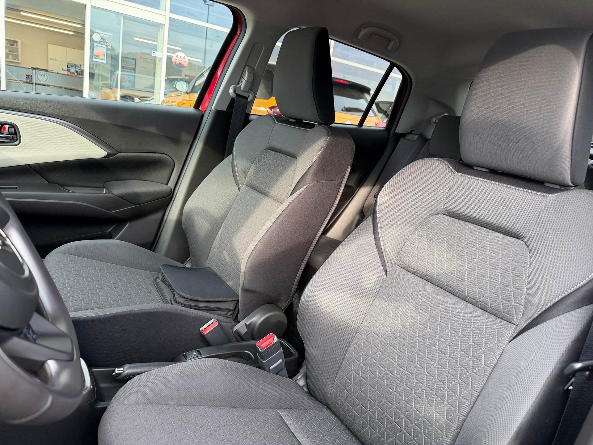SUZUKI Swift 1.2 Sakura Top Hybrid CVT-image-7