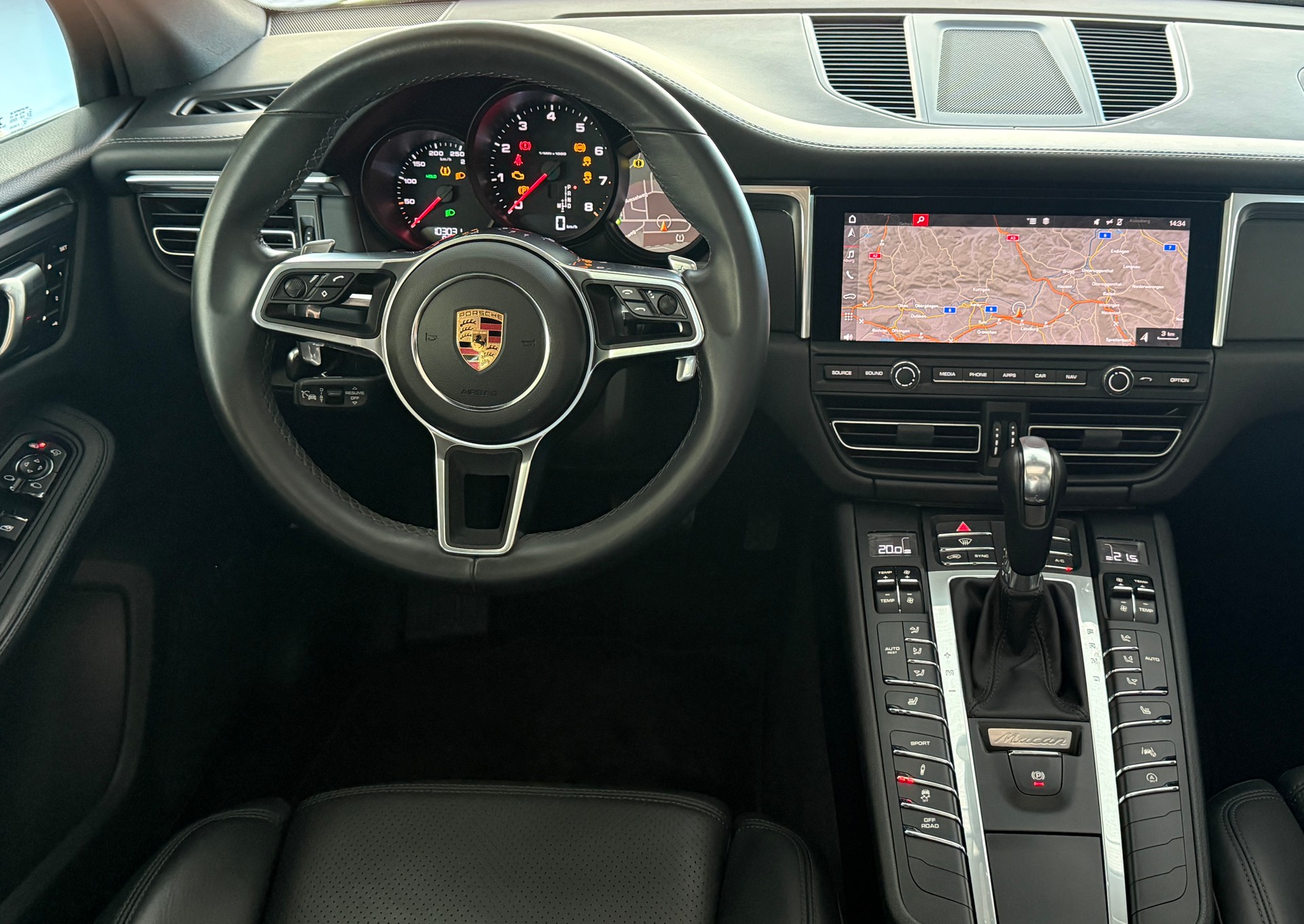 PORSCHE Macan PDK ***CH-FAHRZEUG***PORSCHE APPROVED GARANTIE BIS 2027***DISTANZREGLER***PANORAMADACH***-image-14