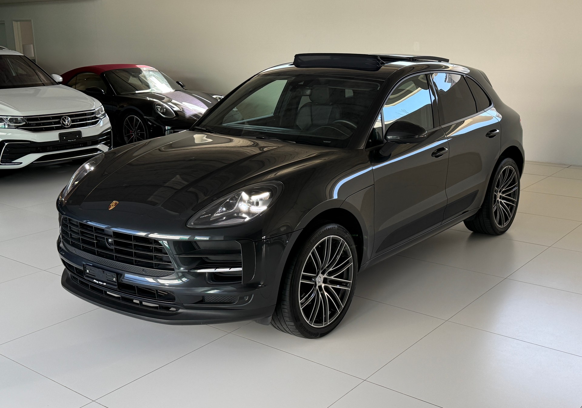 PORSCHE Macan PDK ***CH-FAHRZEUG***PORSCHE APPROVED GARANTIE BIS 2027***DISTANZREGLER***PANORAMADACH***-image-4