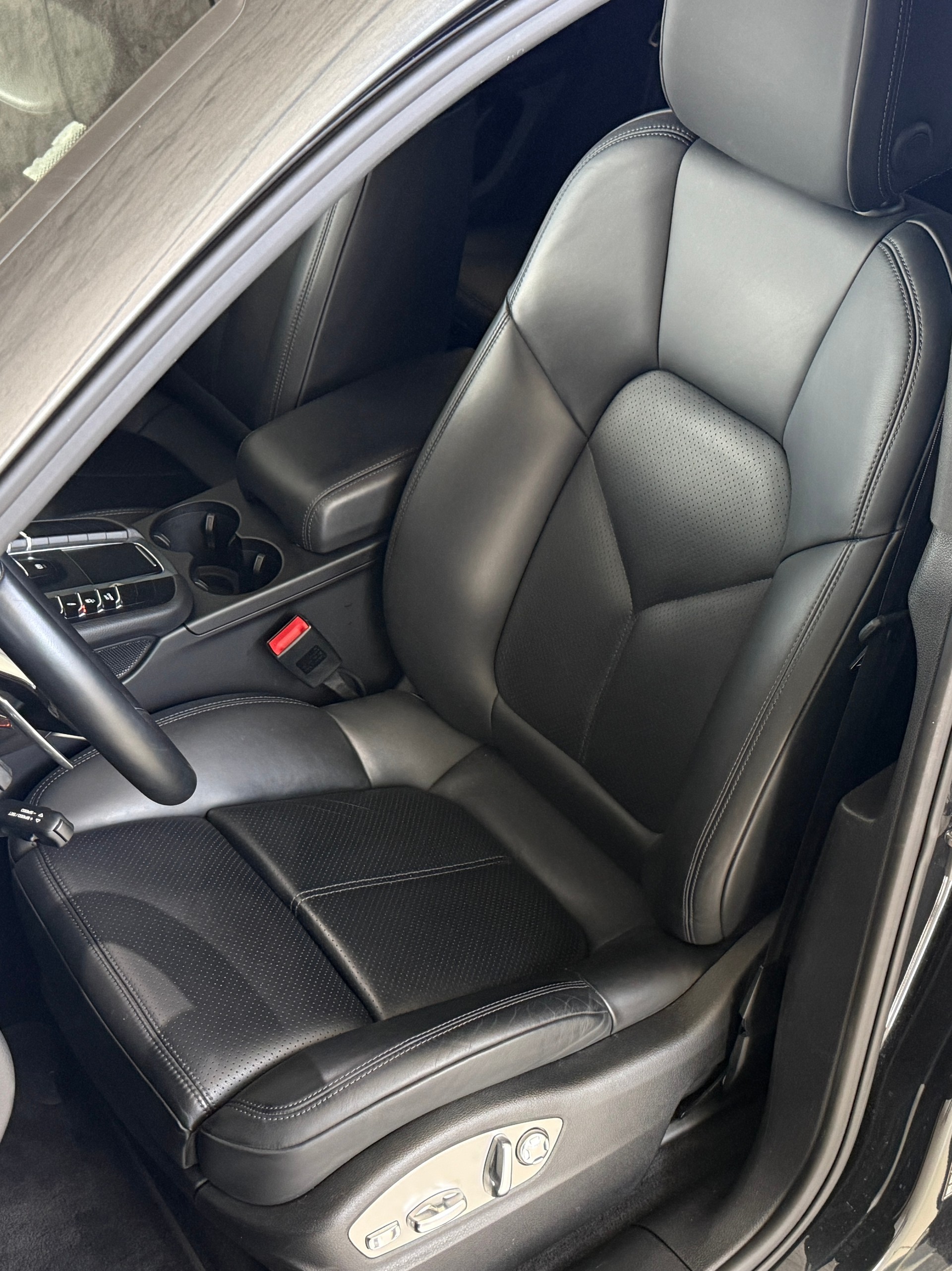 PORSCHE Macan PDK ***CH-FAHRZEUG***PORSCHE APPROVED GARANTIE BIS 2027***DISTANZREGLER***PANORAMADACH***-image-12