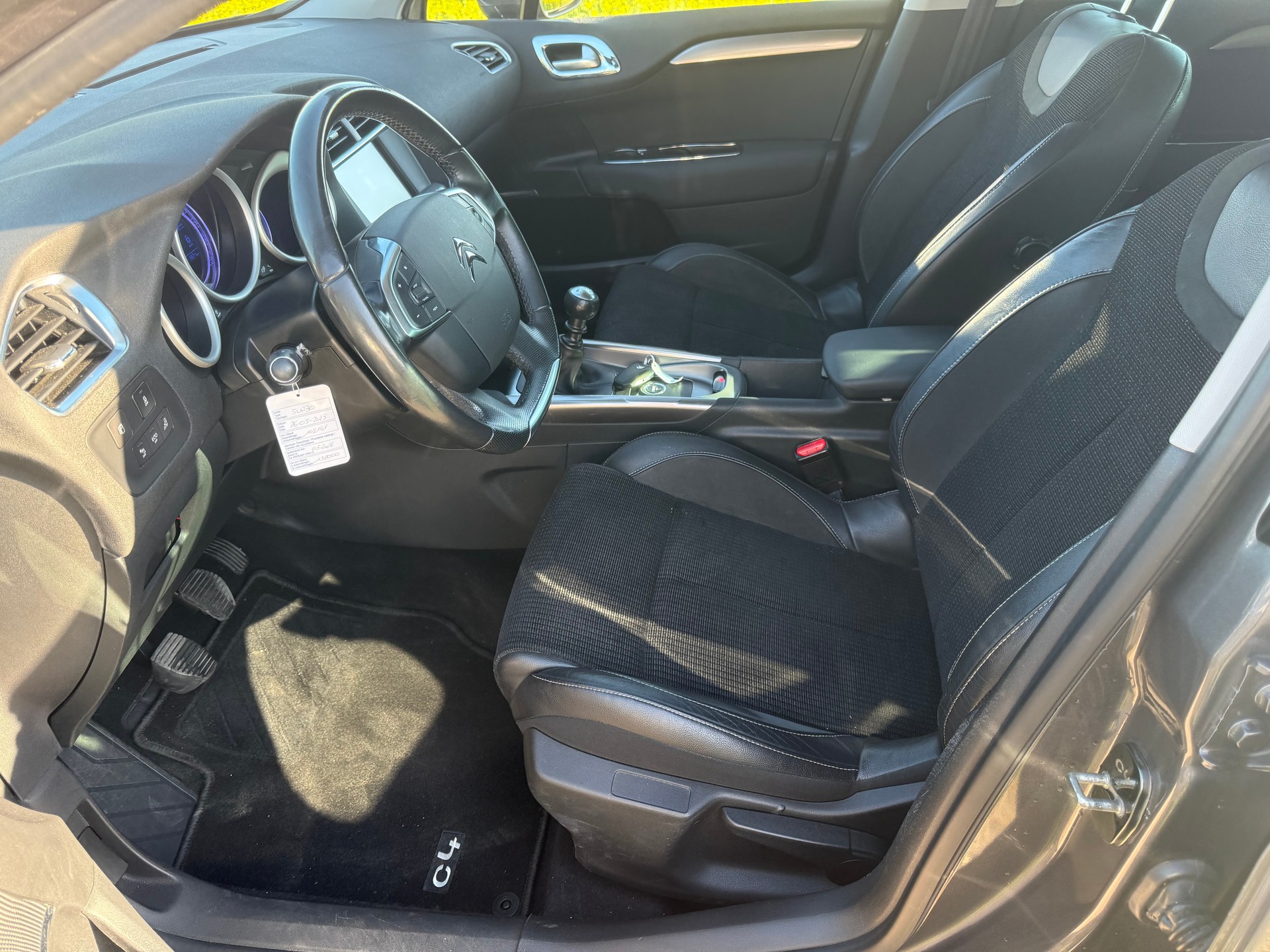 CITROEN C4 2.0 BlueHDi Shine-image-9