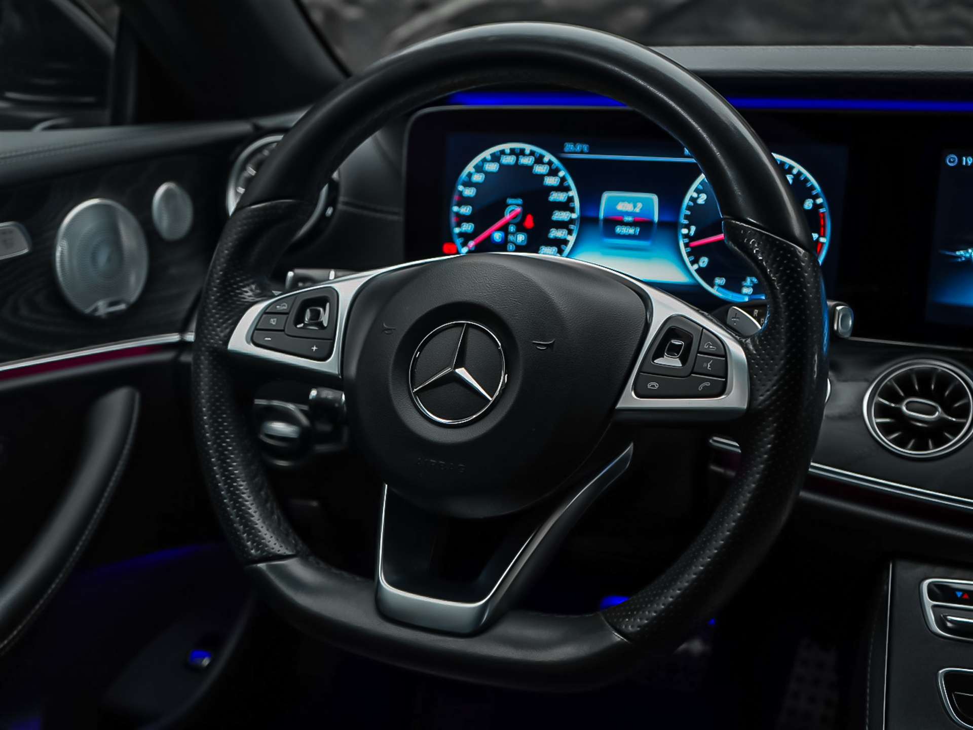 MERCEDES-BENZ E 400 Cabriolet AMG Line 4 Matic 9G-Tronic *Sitzkühlung*Burmester*Head-Up*-image-29
