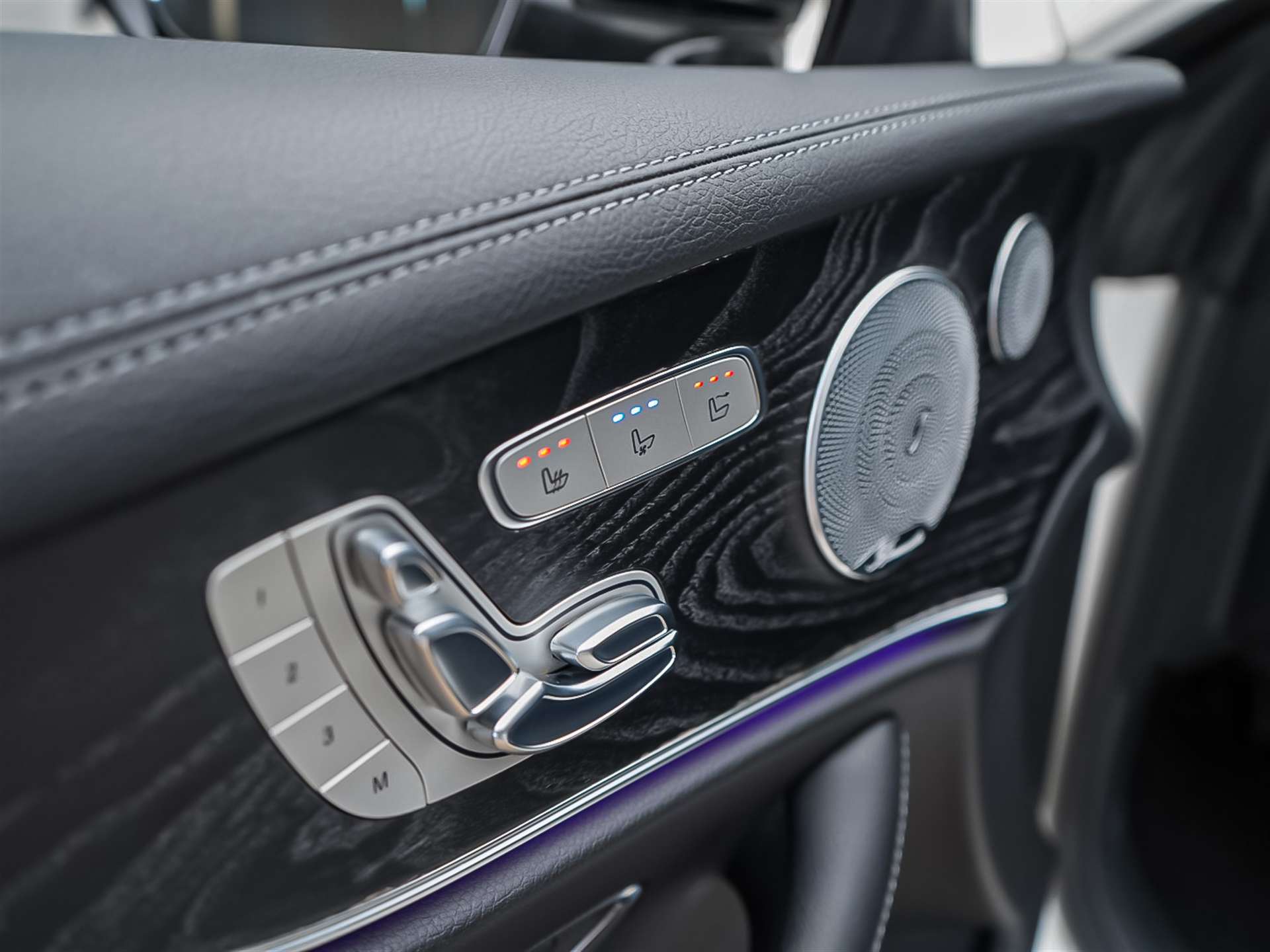 MERCEDES-BENZ E 400 Cabriolet AMG Line 4 Matic 9G-Tronic *Sitzkühlung*Burmester*Head-Up*-image-25