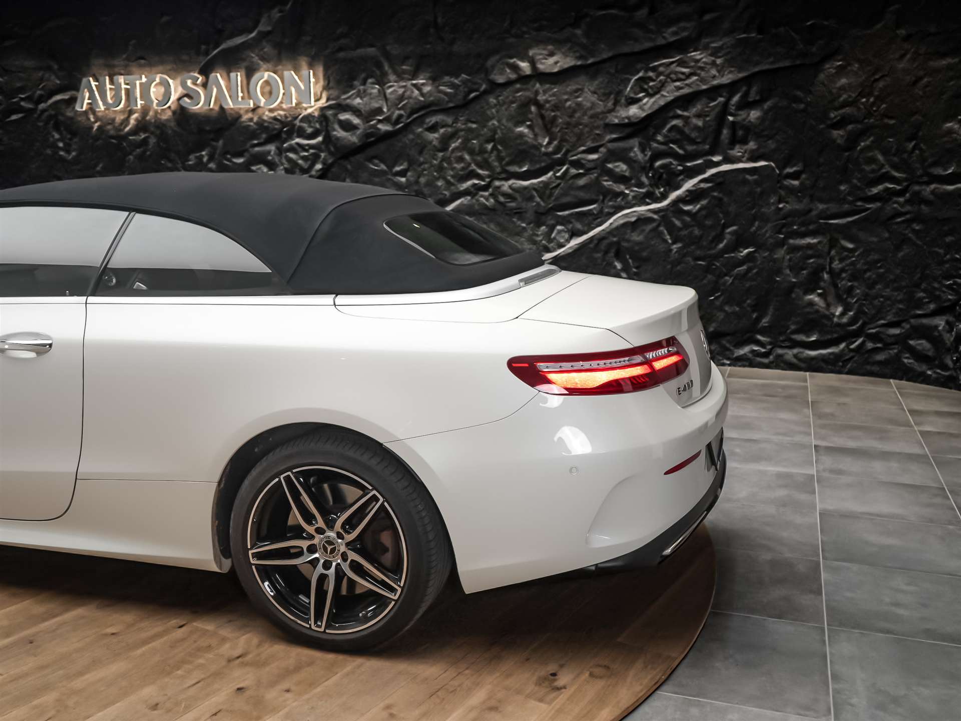 MERCEDES-BENZ E 400 Cabriolet AMG Line 4 Matic 9G-Tronic *Sitzkühlung*Burmester*Head-Up*-image-23