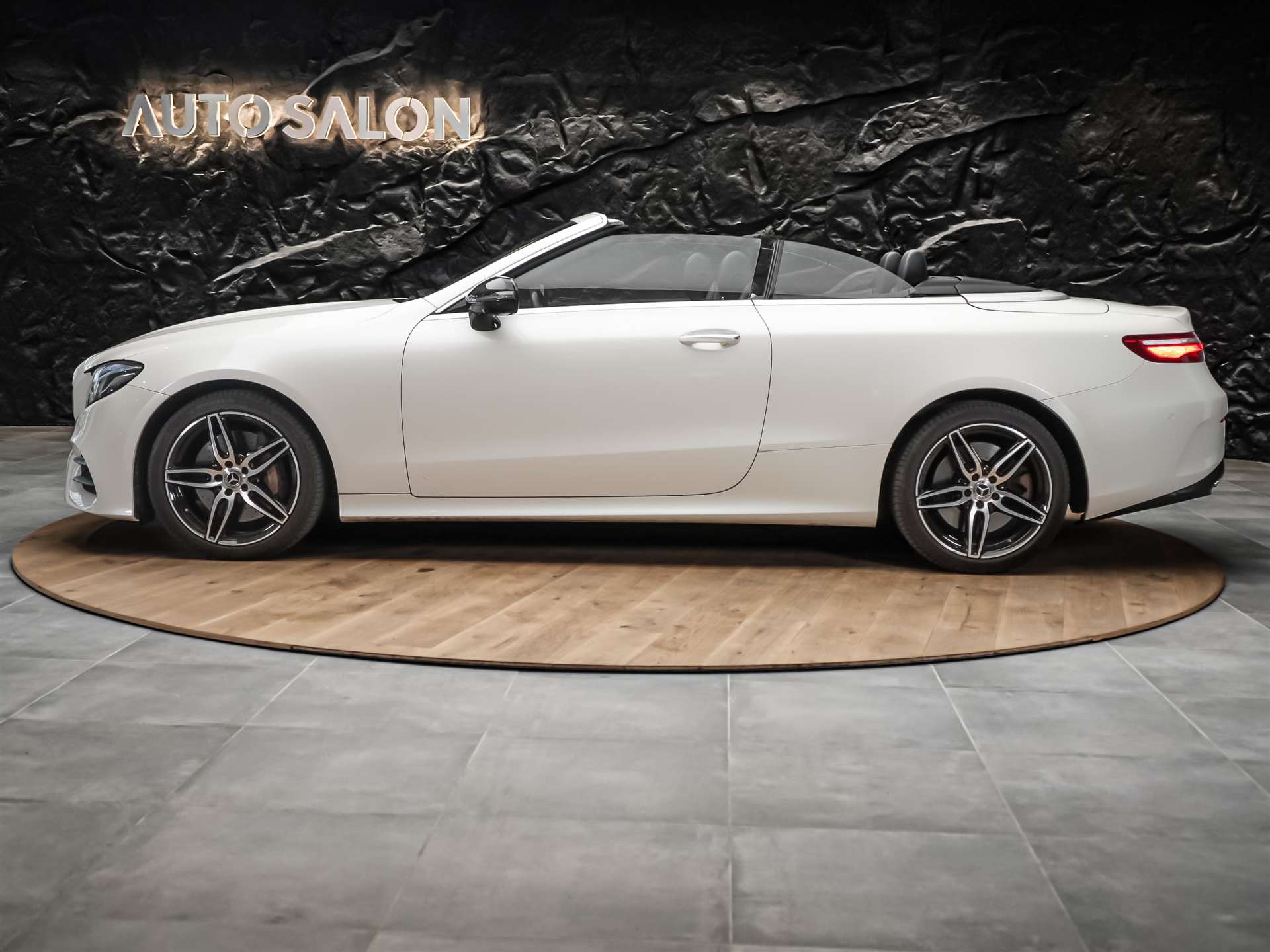 MERCEDES-BENZ E 400 Cabriolet AMG Line 4 Matic 9G-Tronic *Sitzkühlung*Burmester*Head-Up*-showroom-element-2