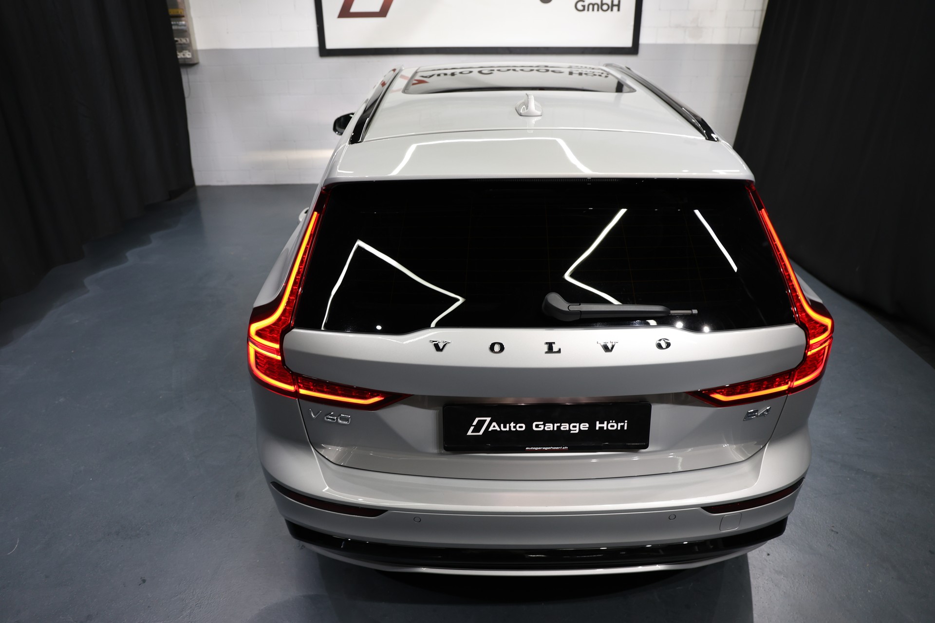 VOLVO V60 B4 Benzin Mild Hybrid Ultimate Dark DCT-image-17