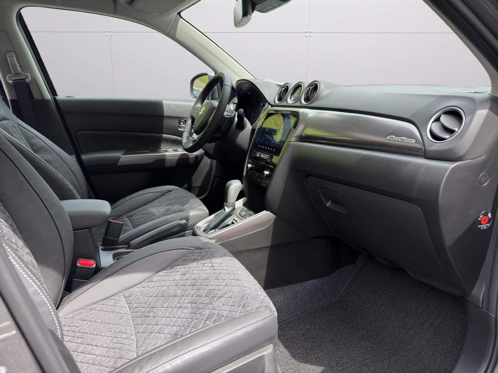 SUZUKI Vitara 1.4 T Sakura Top Hybrid 4x4-image-12