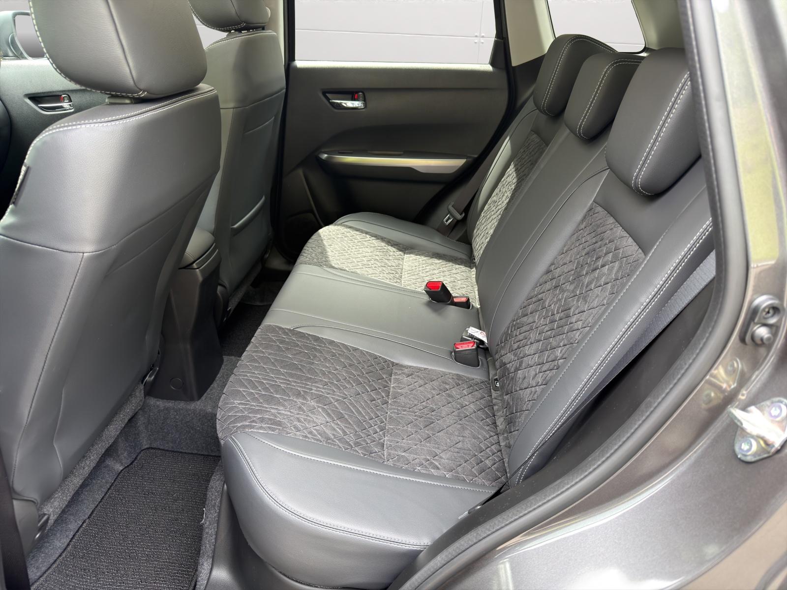 SUZUKI Vitara 1.4 T Sakura Top Hybrid 4x4-image-13