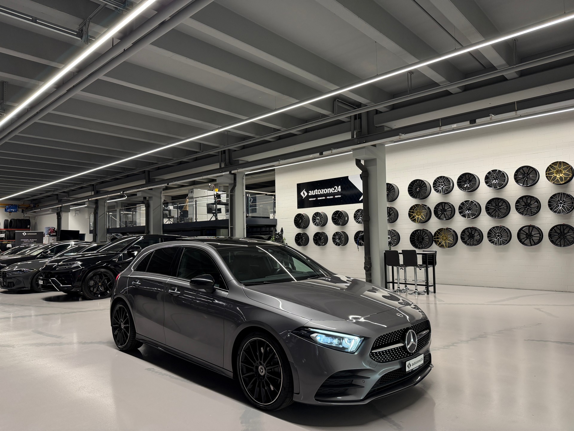 MERCEDES-BENZ A 250 AMG Line 4m *CH-Auto*Top Ausstattung*360°Kamera*Head-up*lückenlose Servicehistorie*-image-6
