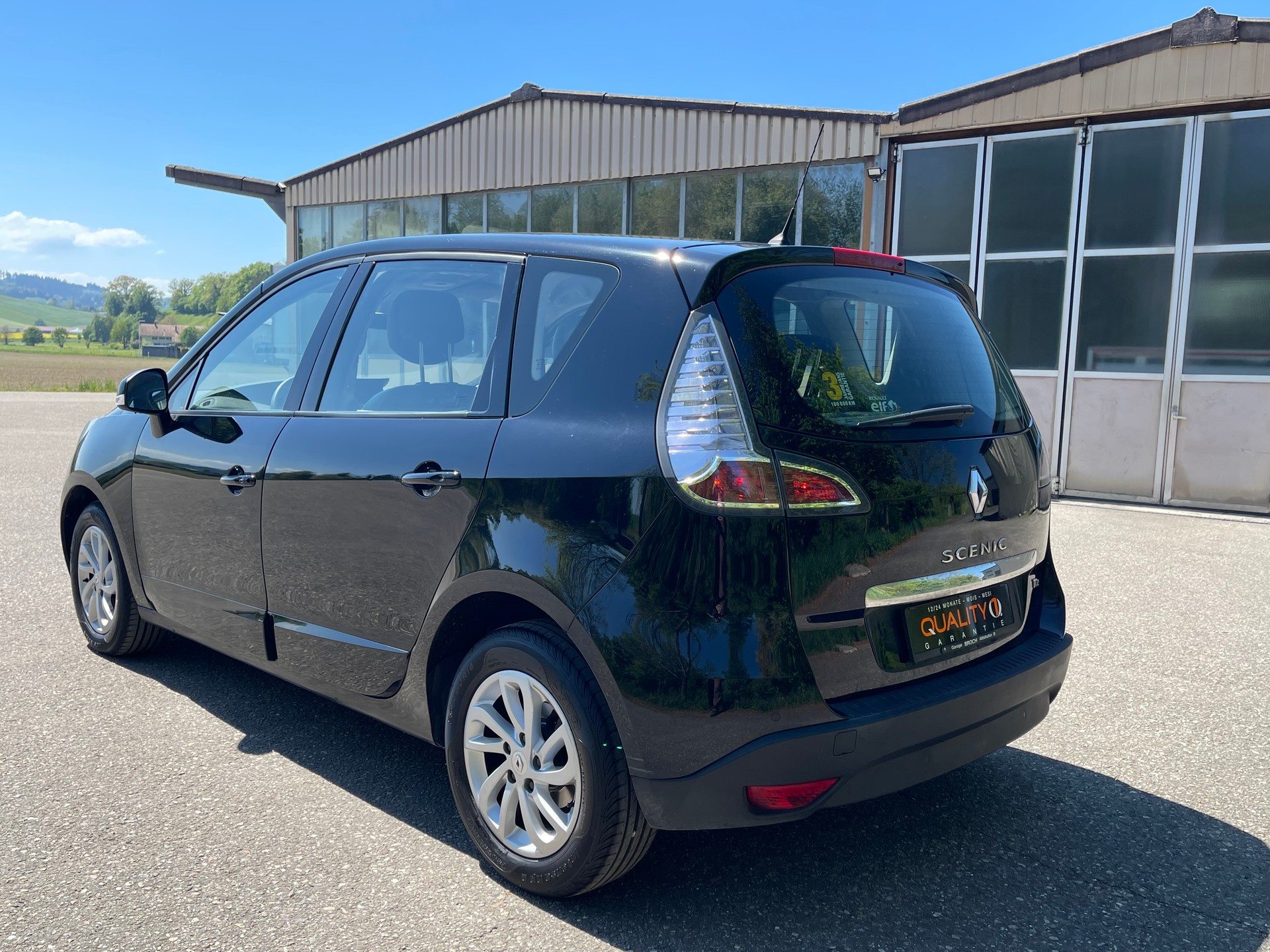 RENAULT Scénic 1.4 16V Turbo Bose-image-2