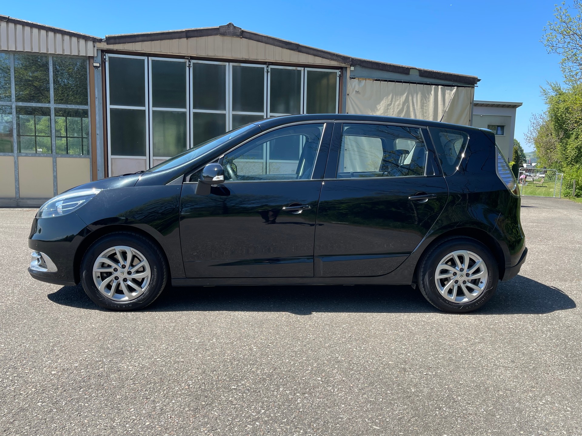 RENAULT Scénic 1.4 16V Turbo Bose-image-1