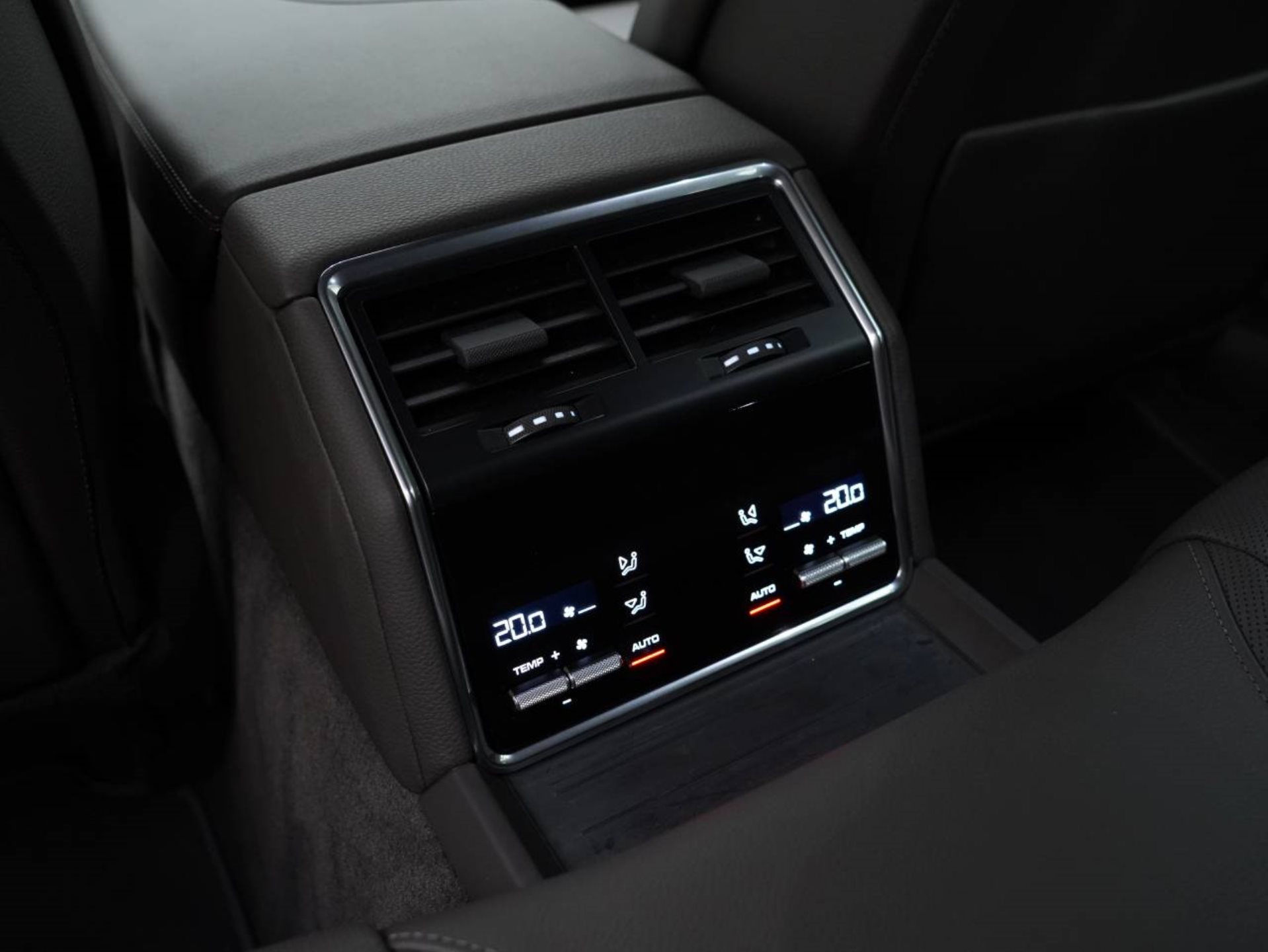 PORSCHE Panamera 4 E-Hybrid Sport Turismo-image-27