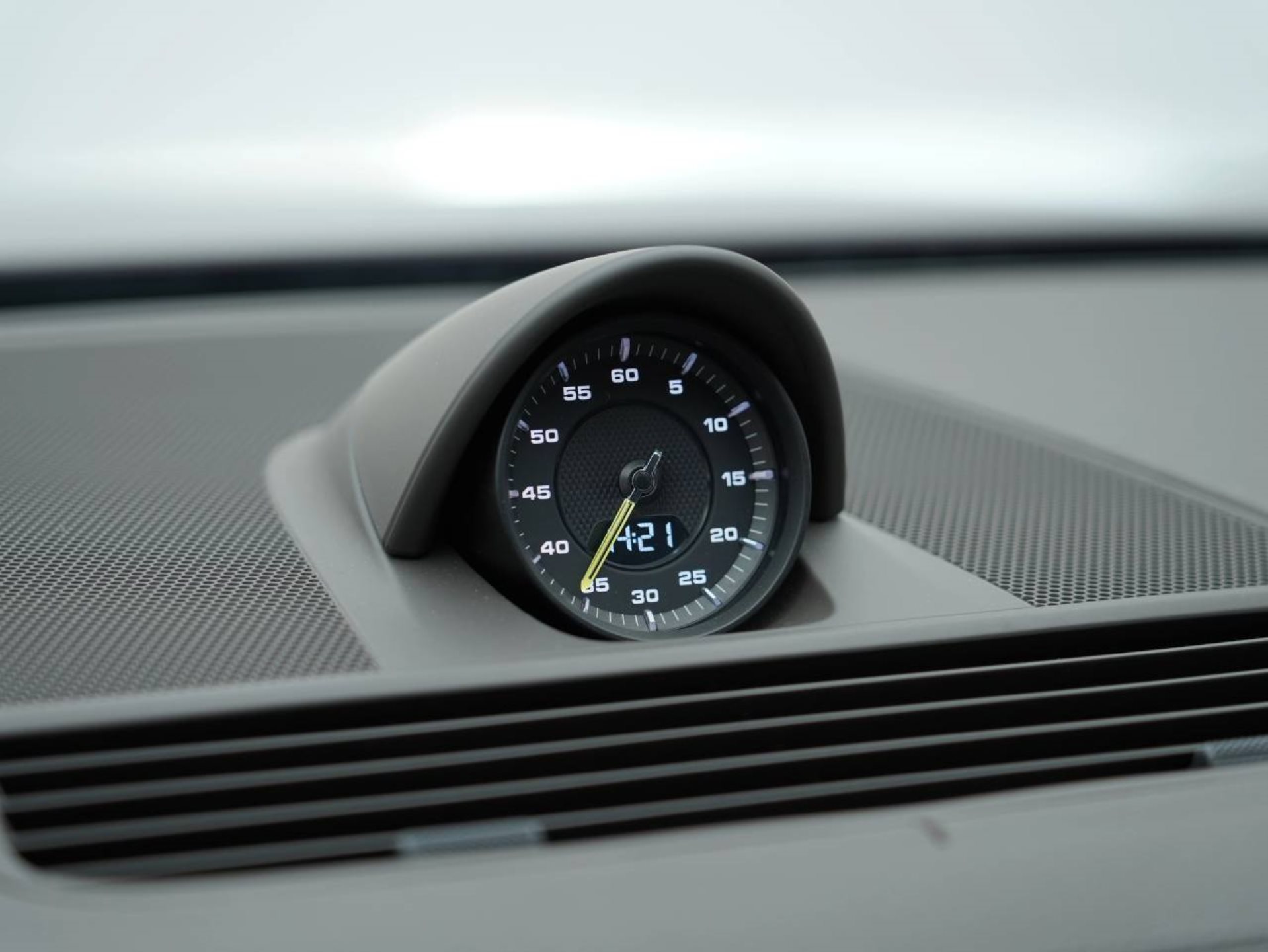 PORSCHE Panamera 4 E-Hybrid Sport Turismo-image-31