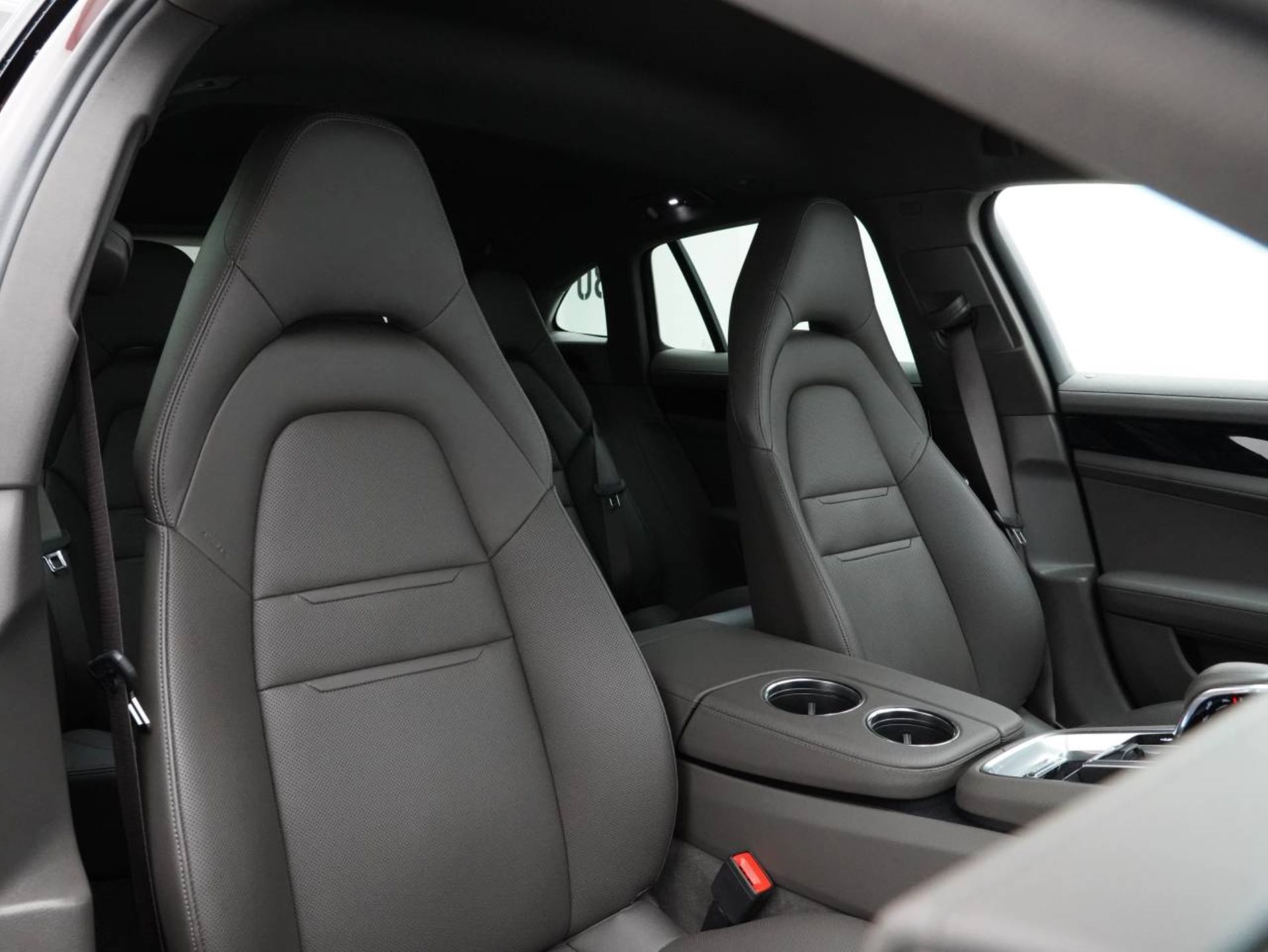 PORSCHE Panamera 4 E-Hybrid Sport Turismo-image-24