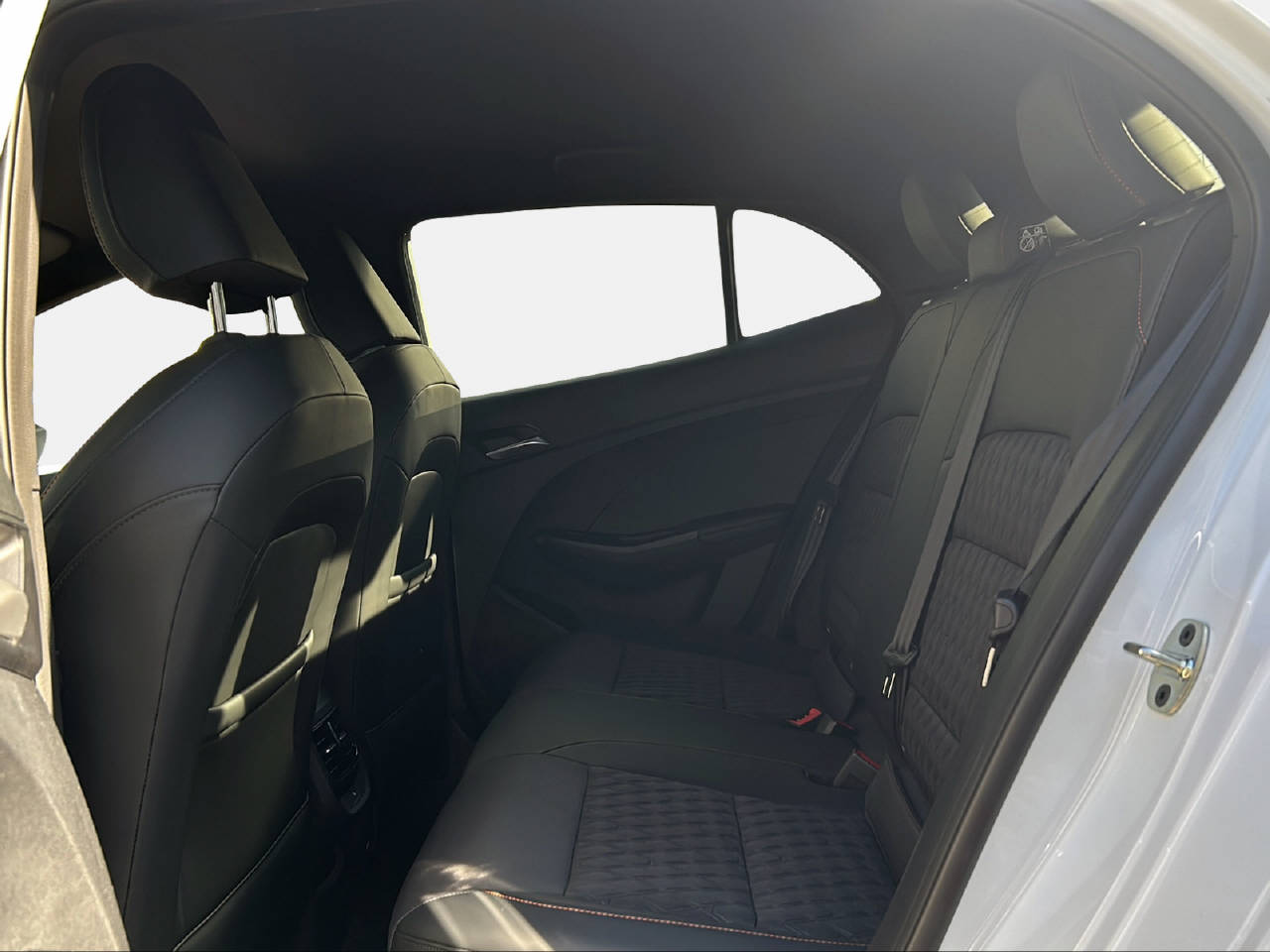 MG 3 1.5 Hybrid Luxury-image-14