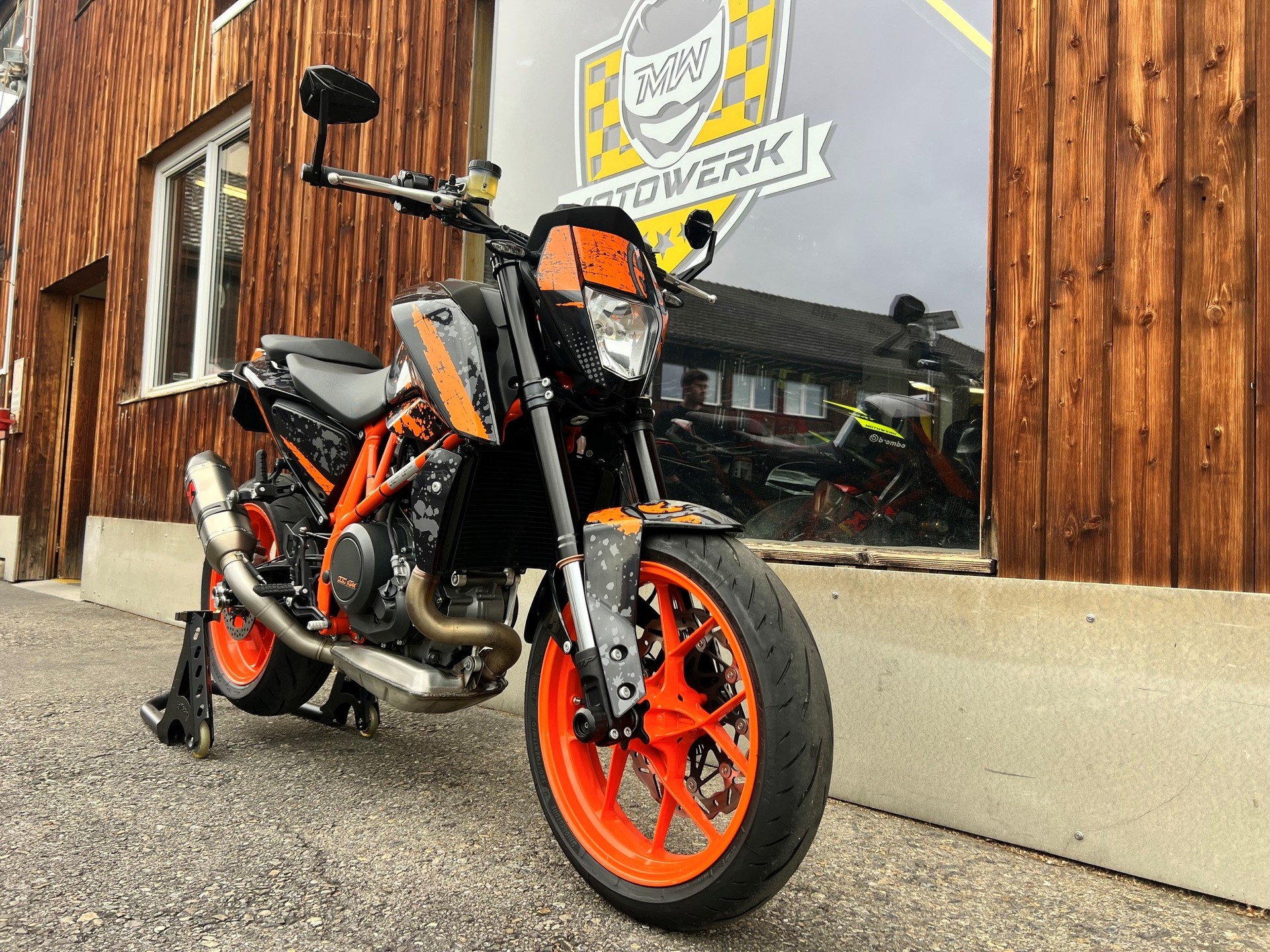 KTM 690 Duke R ABS-image-1