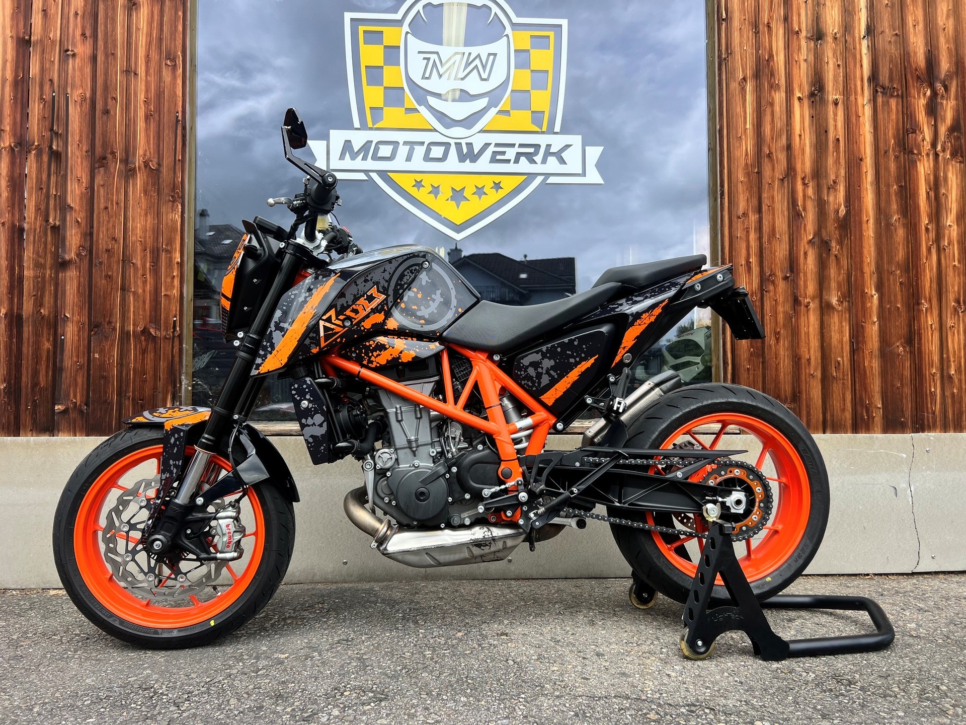KTM 690 Duke R ABS-image-4