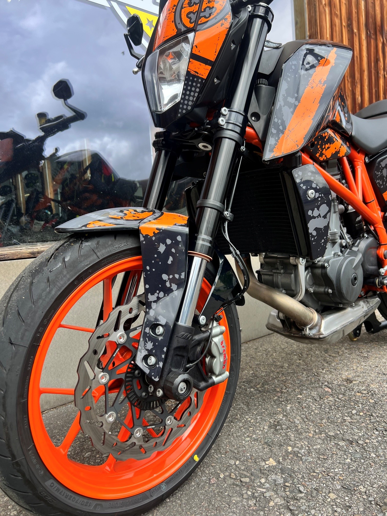 KTM 690 Duke R ABS-image-5