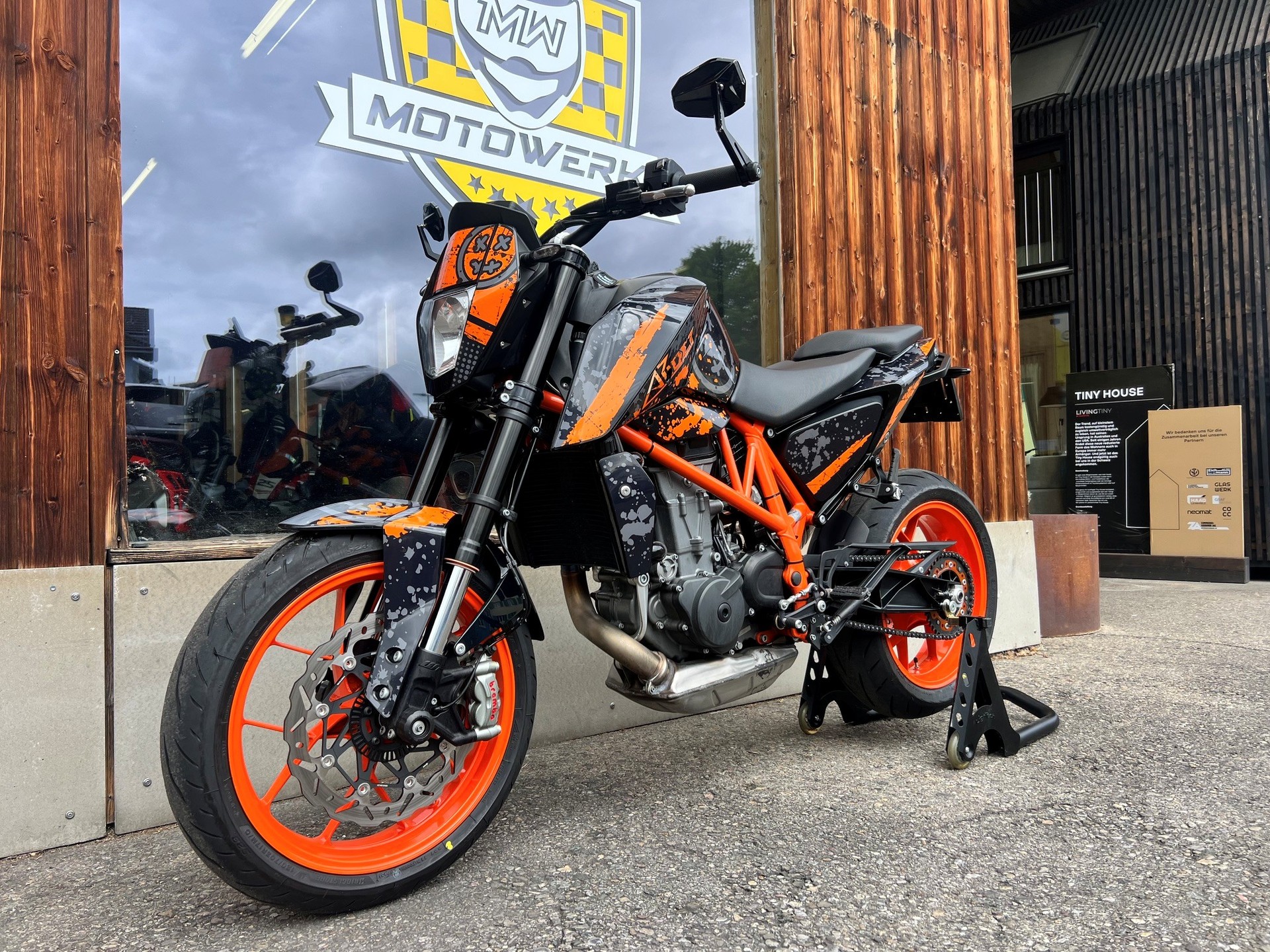 KTM 690 Duke R ABS-image-6