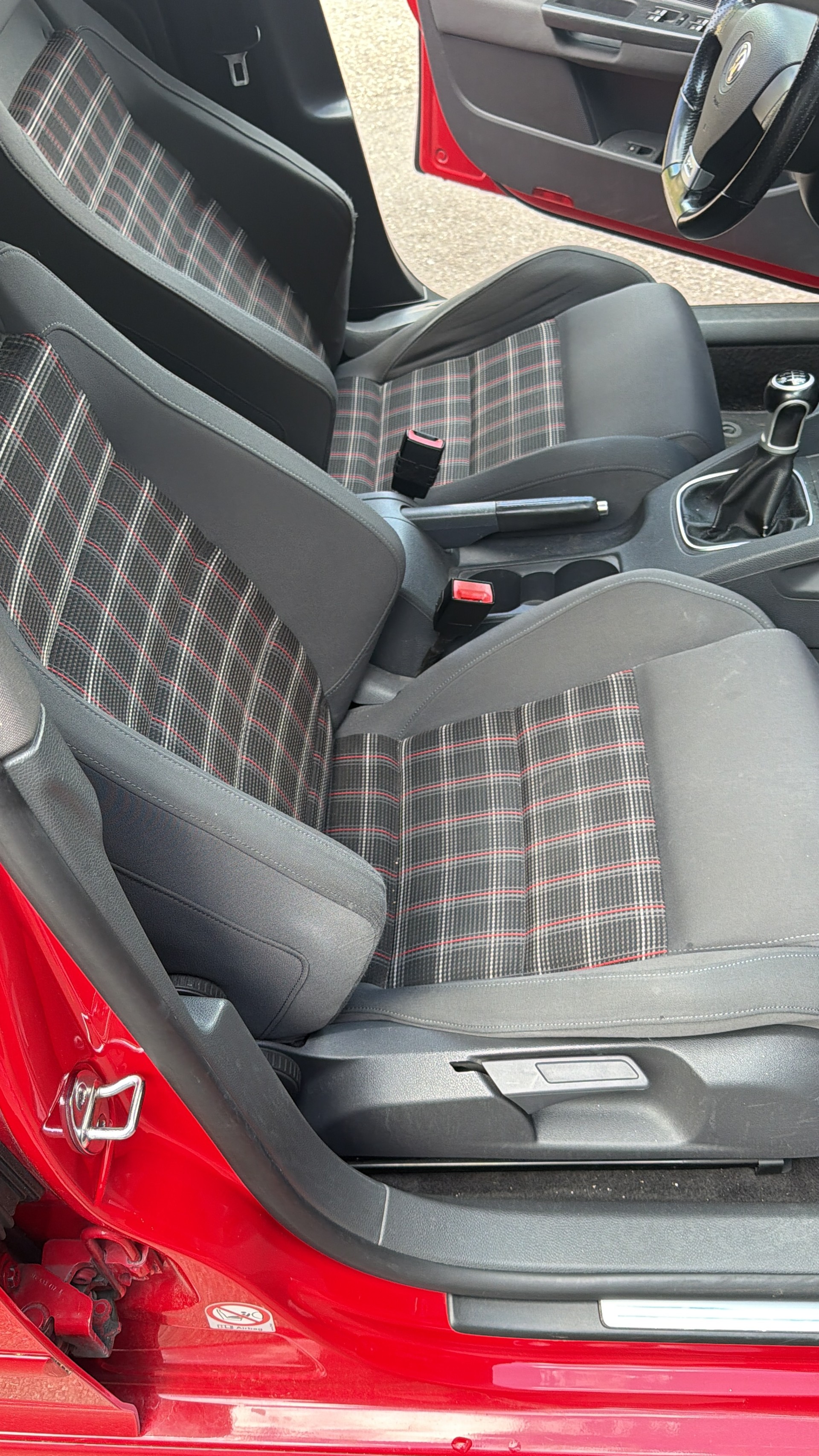 VW Golf 2.0 TFSI GTI-image-8