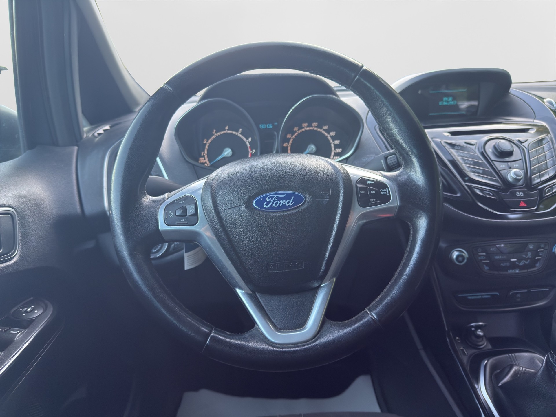 FORD B-Max 1.0 SCTi Titanium-image-9