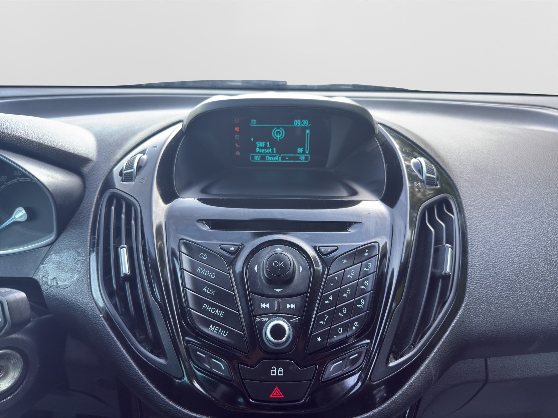 FORD B-Max 1.0 SCTi Titanium-image-11