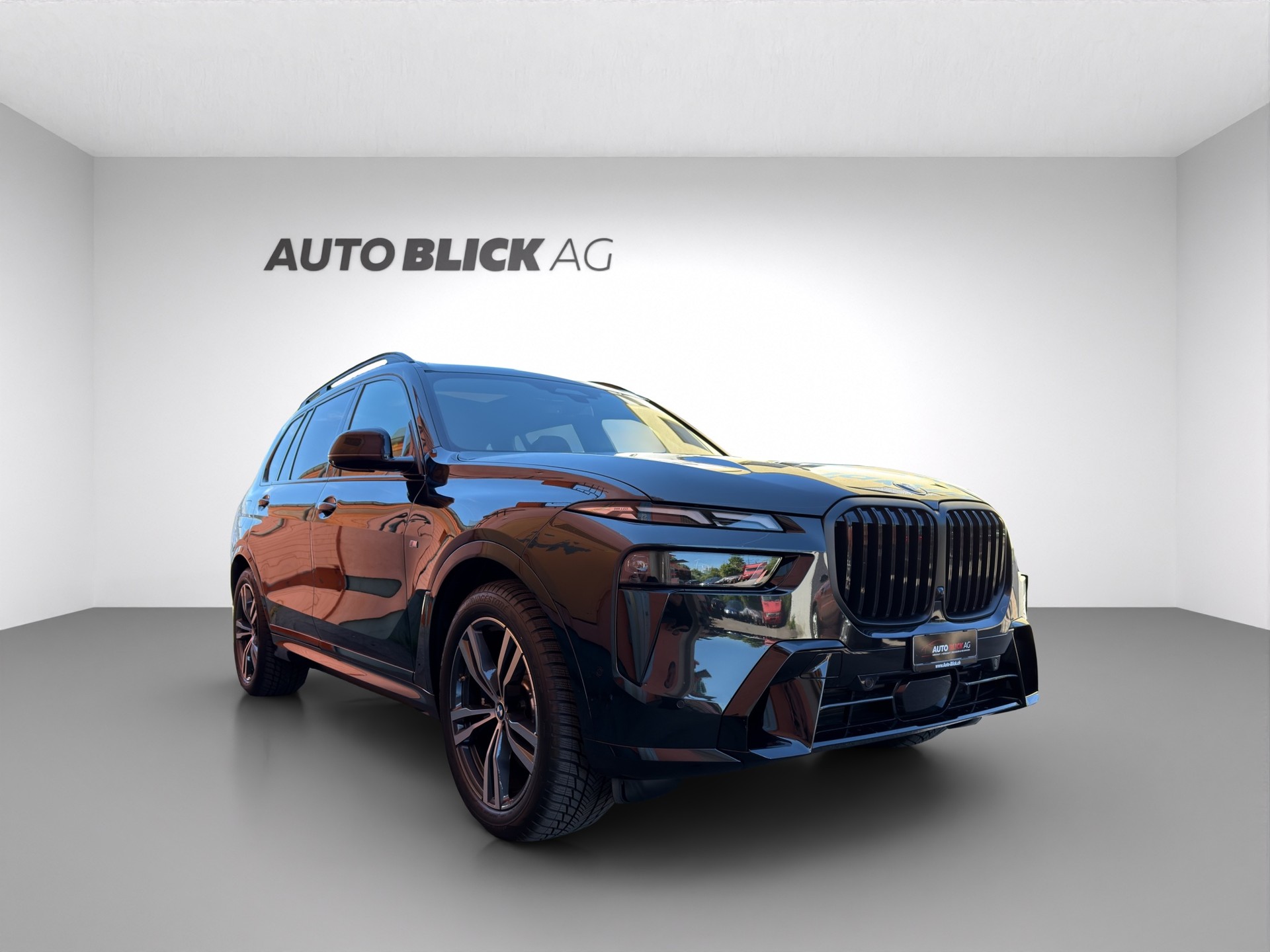 BMW X7 xDrive 48V 40d M Sport Pro Steptronic-showroom-element-1
