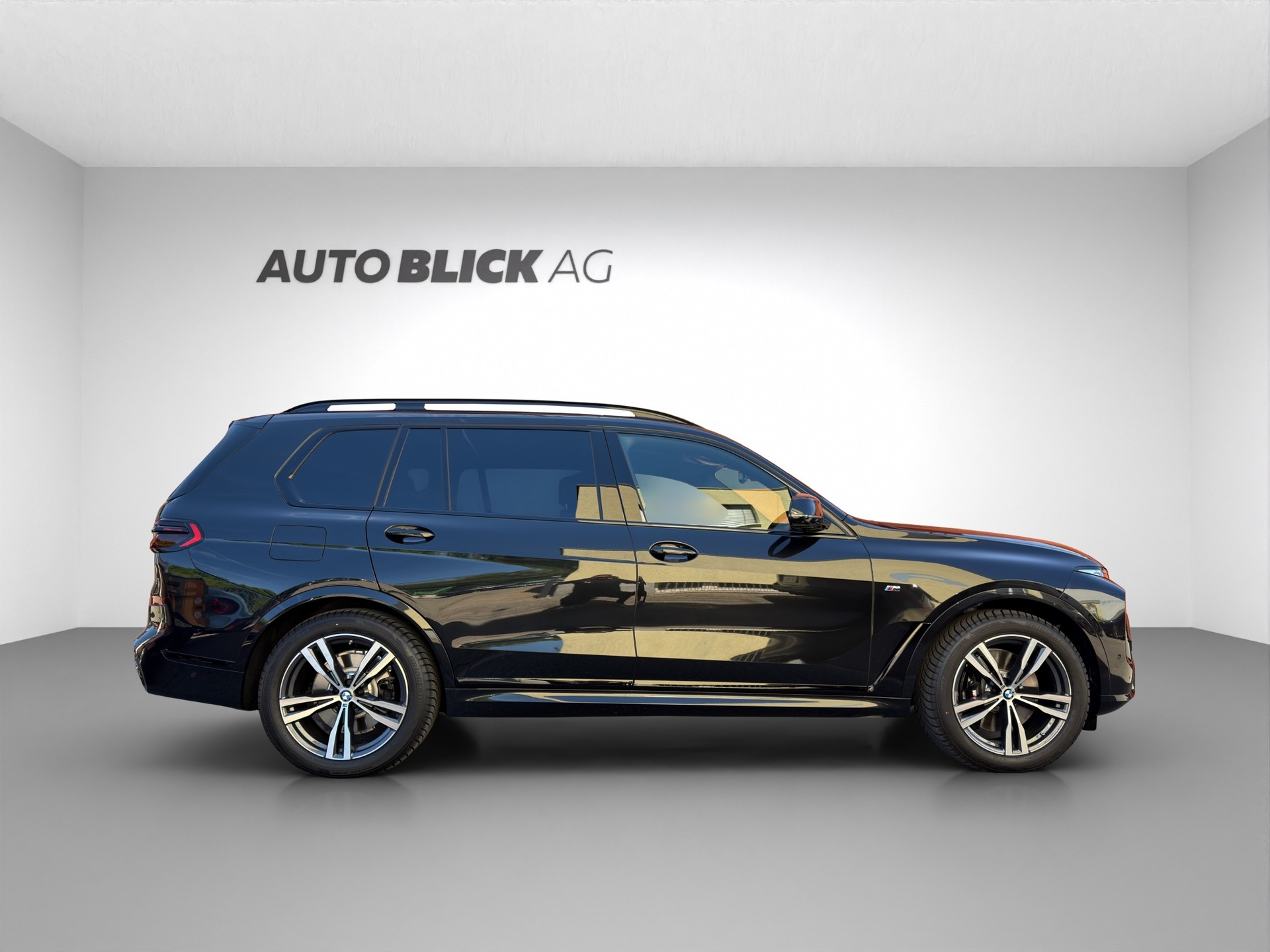 BMW X7 xDrive 48V 40d M Sport Pro Steptronic-showroom-element-3