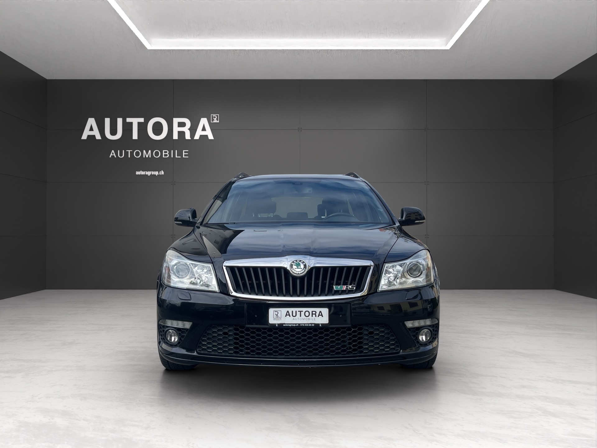 SKODA Octavia Combi 2.0 TDI RS DSG-image-1
