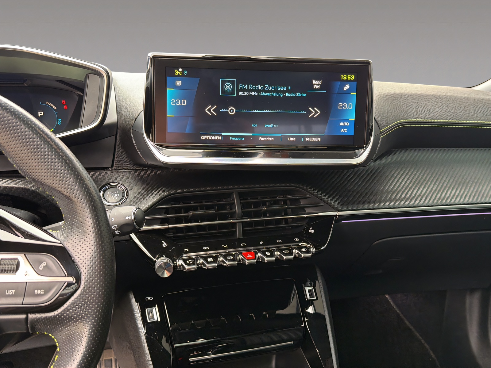 PEUGEOT 2008 e-GT-image-11