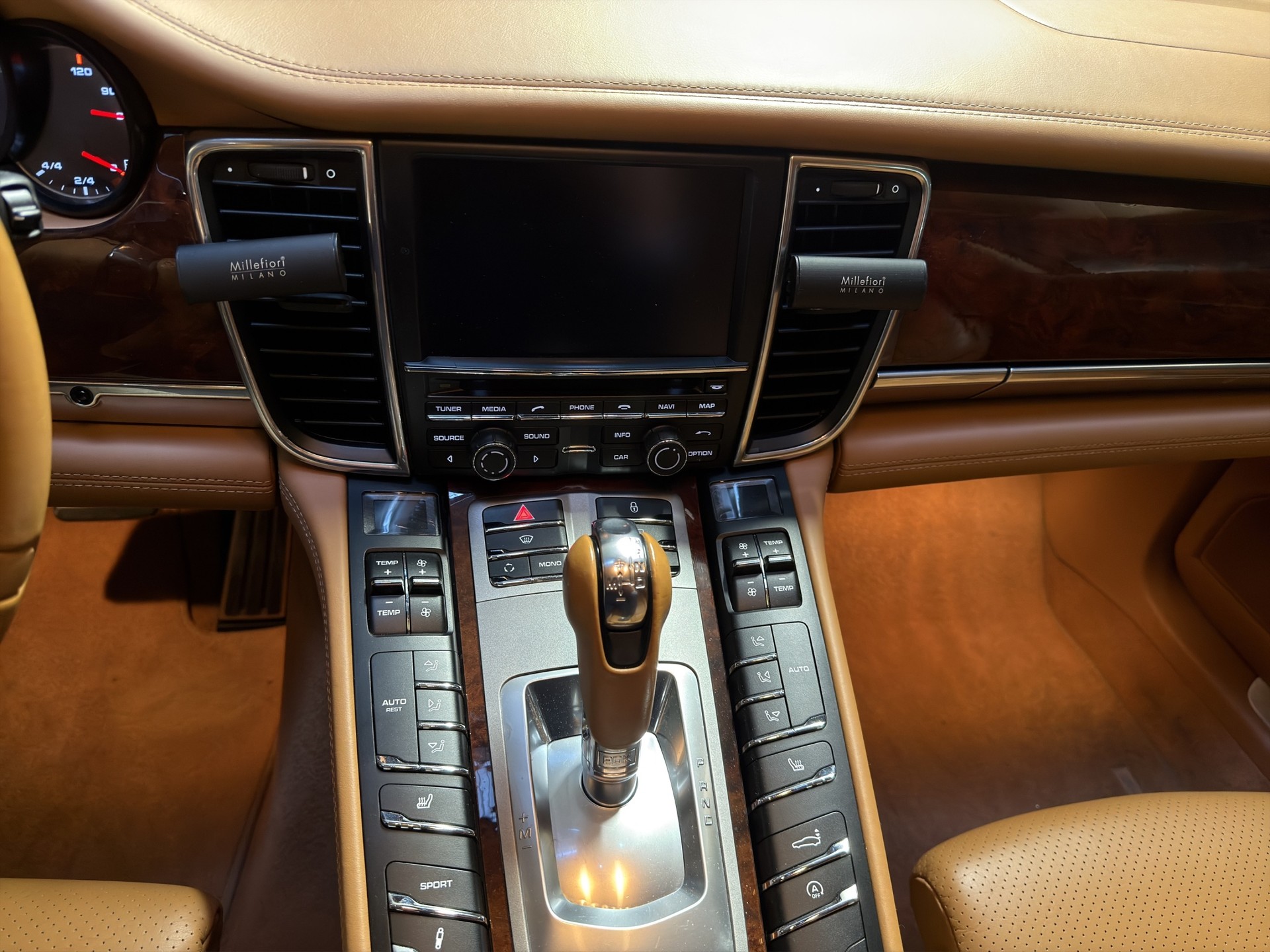 PORSCHE Panamera 4 3.6 PDK-image-15