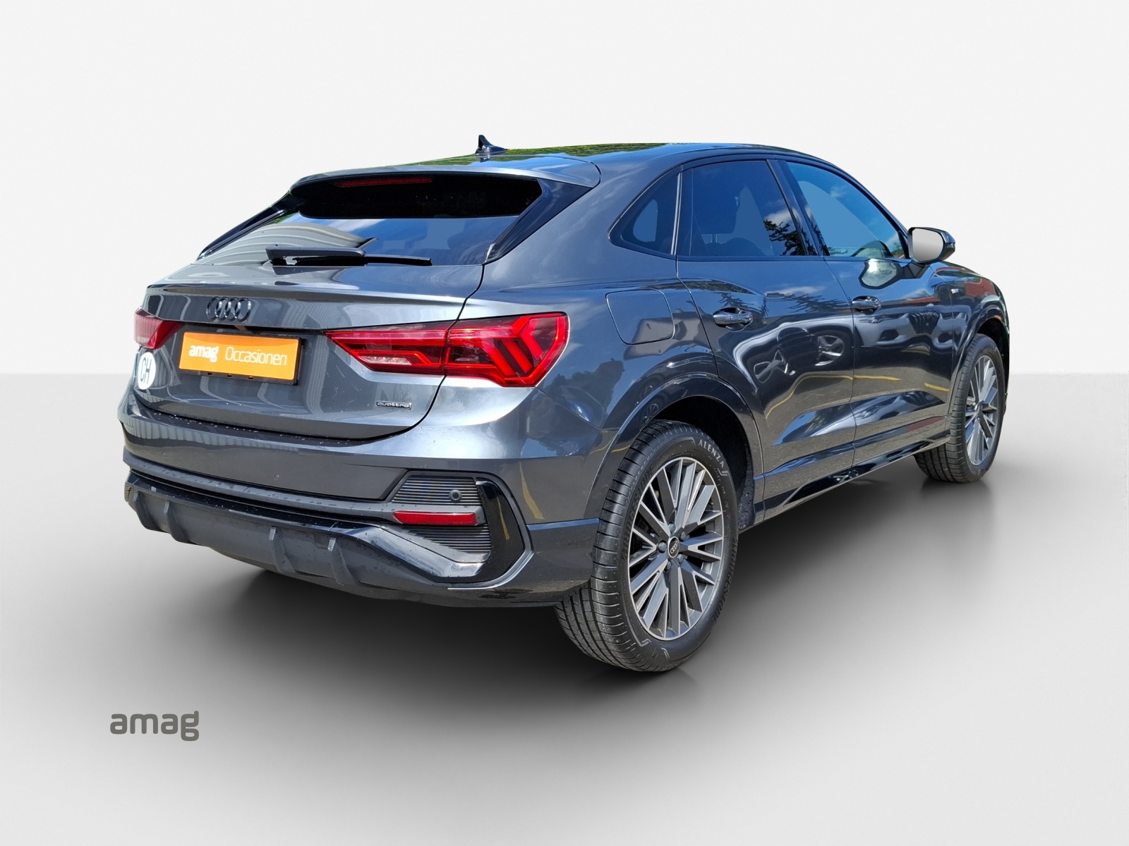 AUDI Q3 Sportback 40 TFSI S line quattro S-tronic-image-4