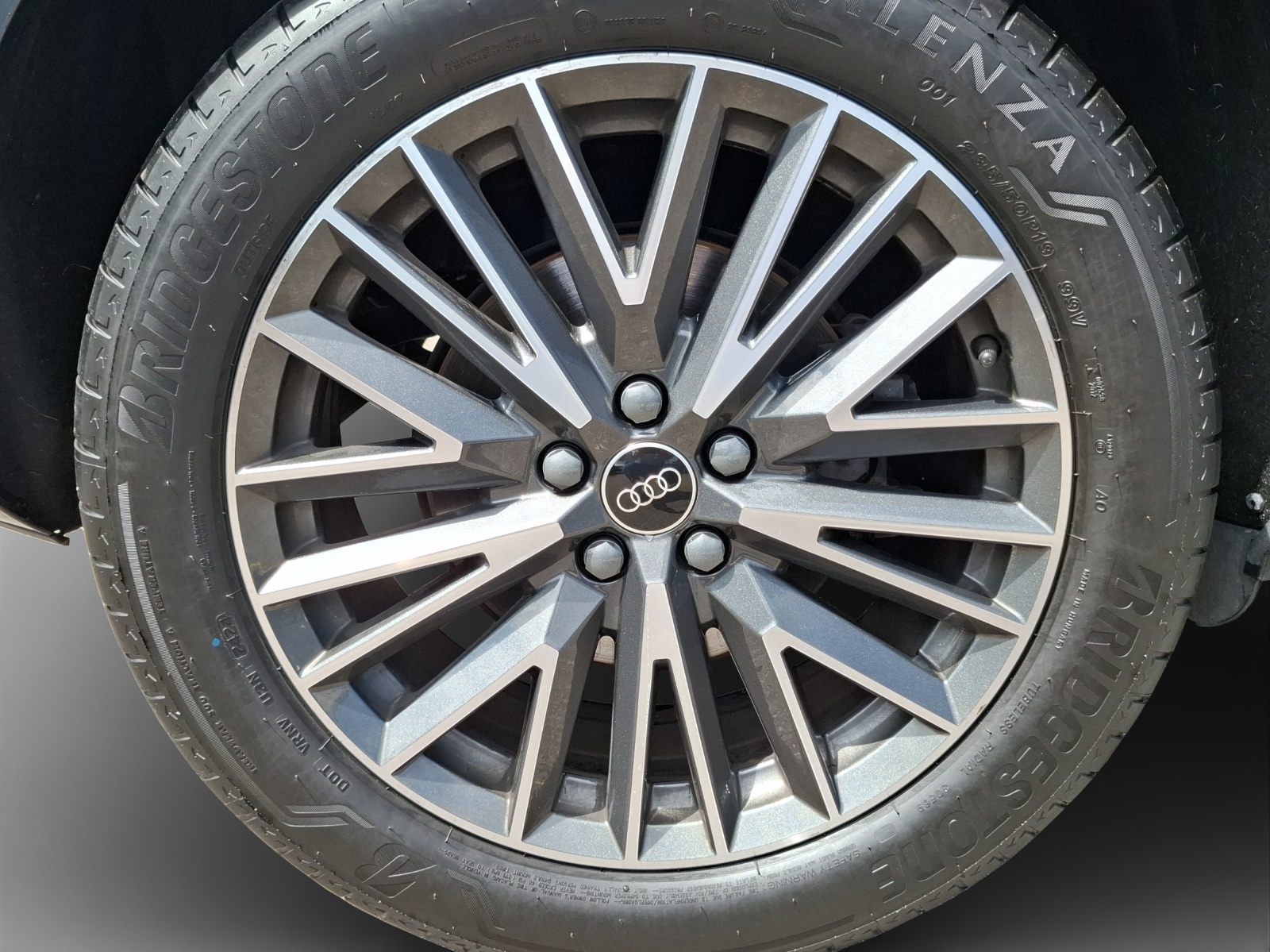 AUDI Q3 Sportback 40 TFSI S line quattro S-tronic-image-13
