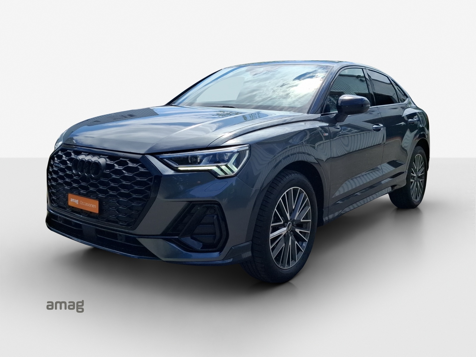 AUDI Q3 Sportback 40 TFSI S line quattro S-tronic-image-0