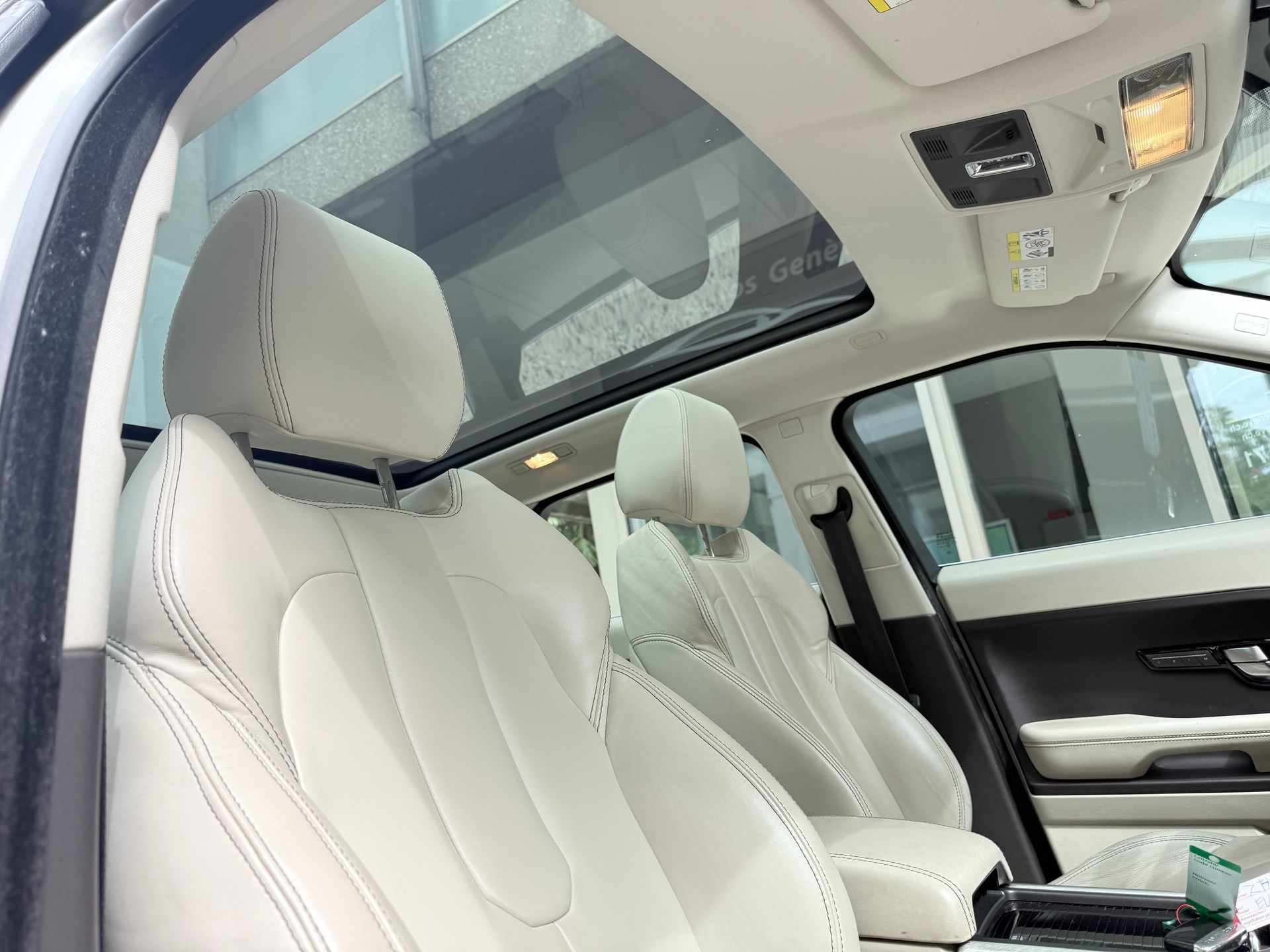LAND ROVER Range Rover Evoque 2.0 Si4 Prestige AT6-image-7