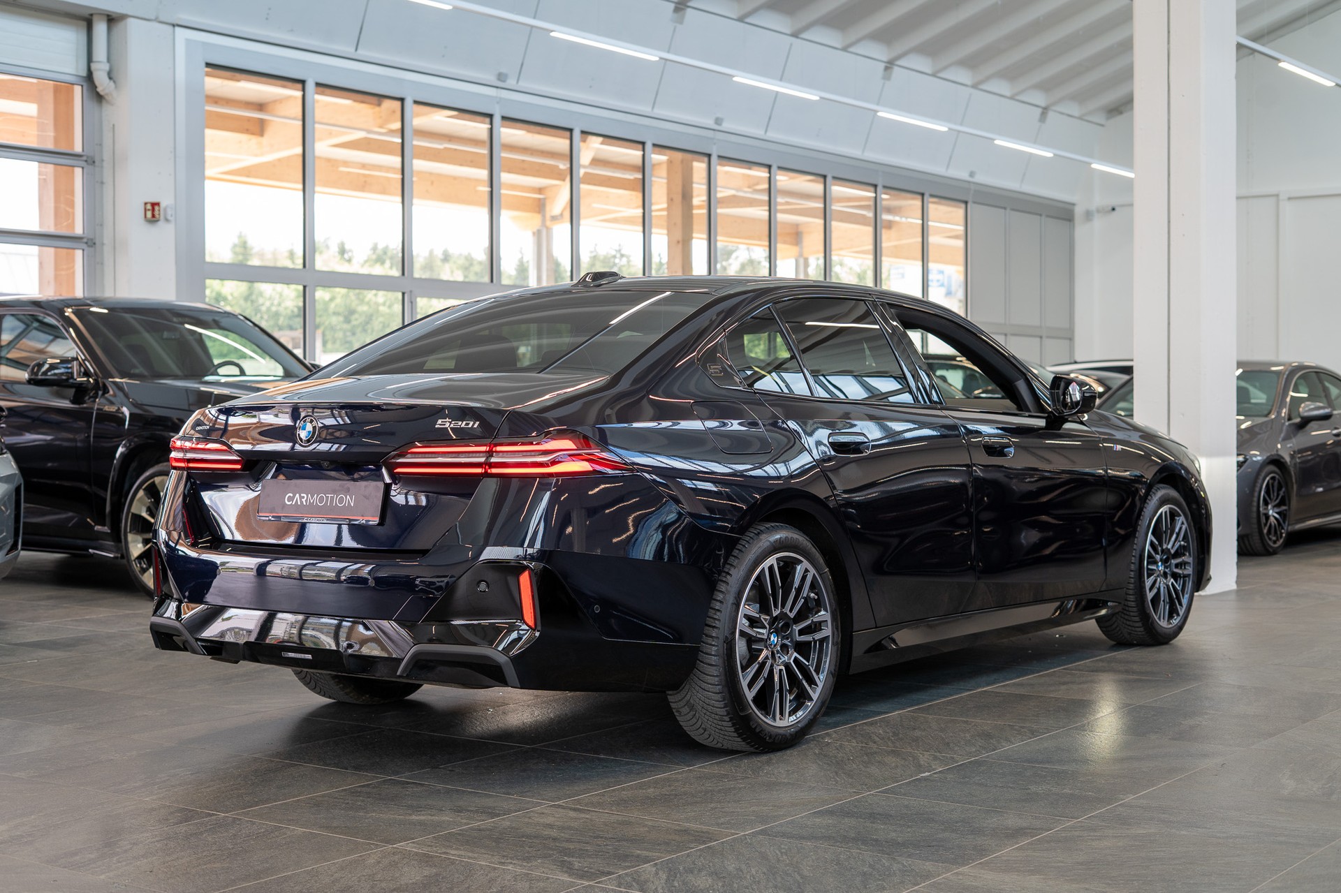 BMW 520i M Sport / 360°Kamera / HeadUp / Harman/Kardon /-showroom-element-3