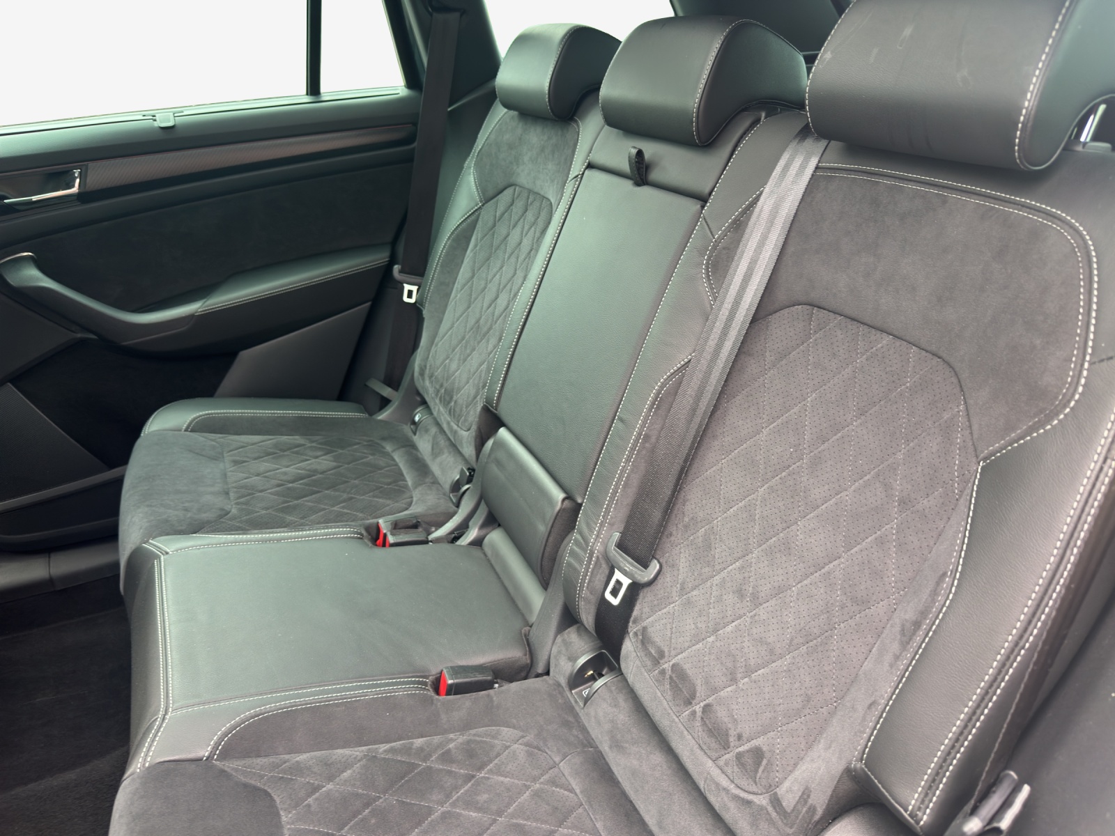 SKODA Kodiaq 2.0 TSI 4x4 Sport Line-image-11